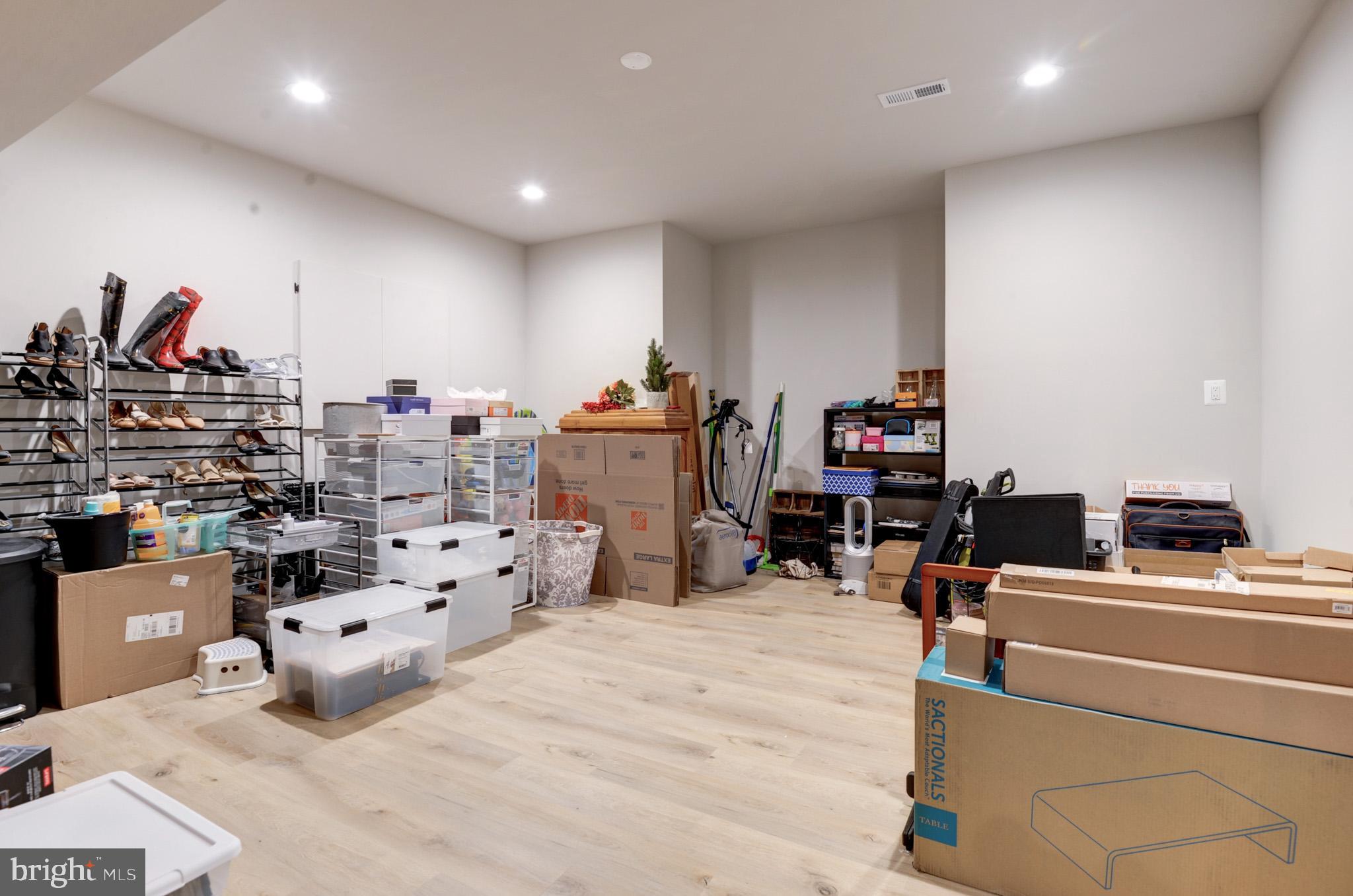 LENAH MILL - Residential