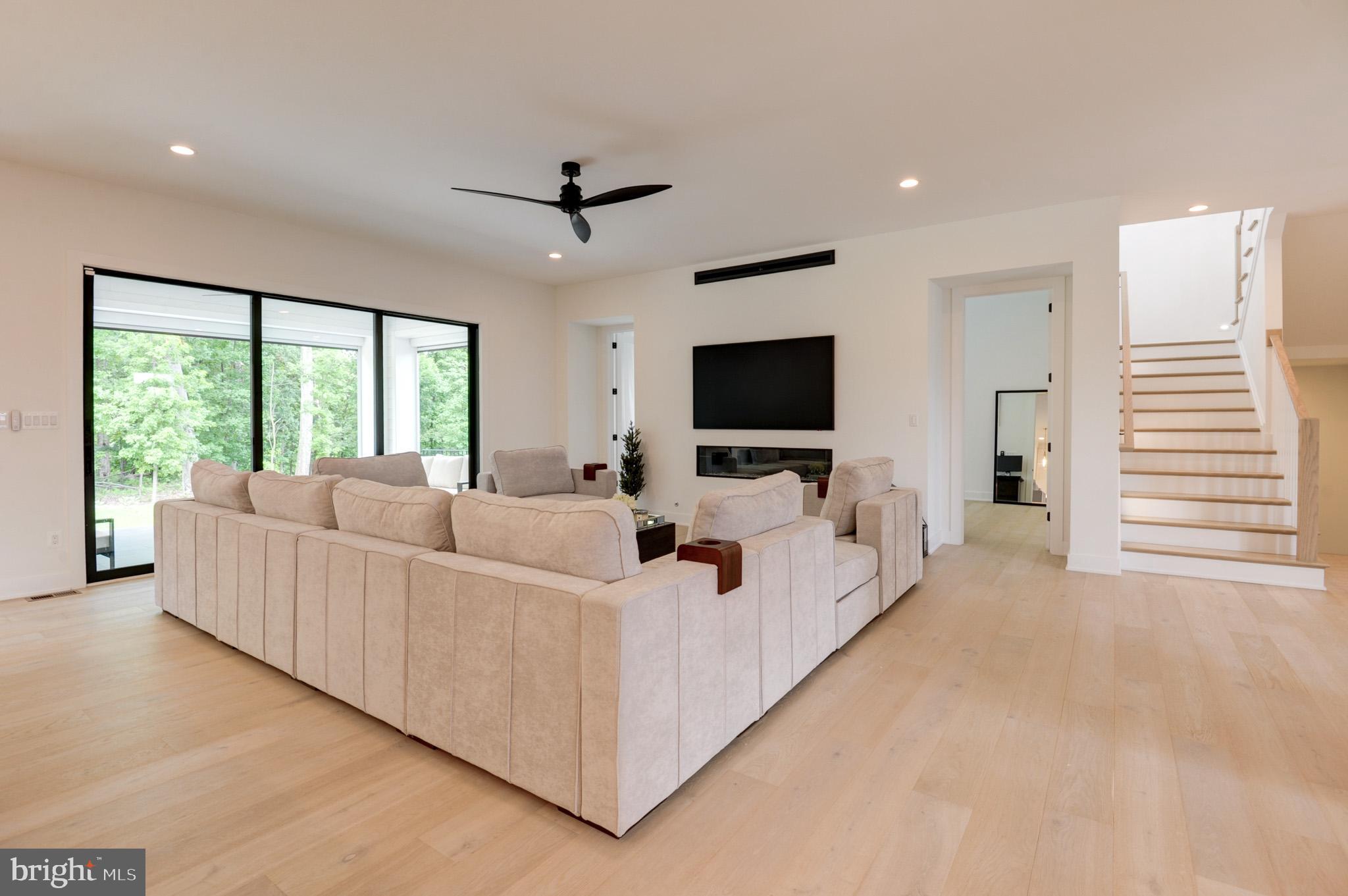 LENAH MILL - Residential