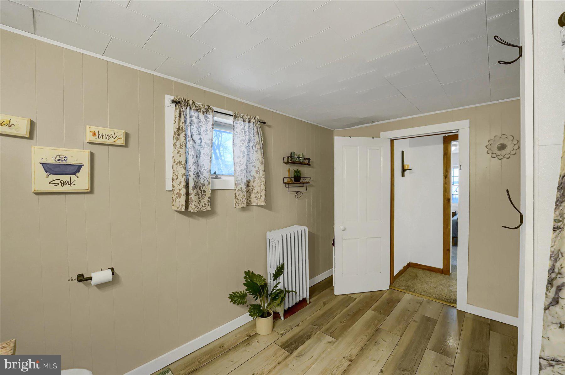 CHESTER HILL - Residential