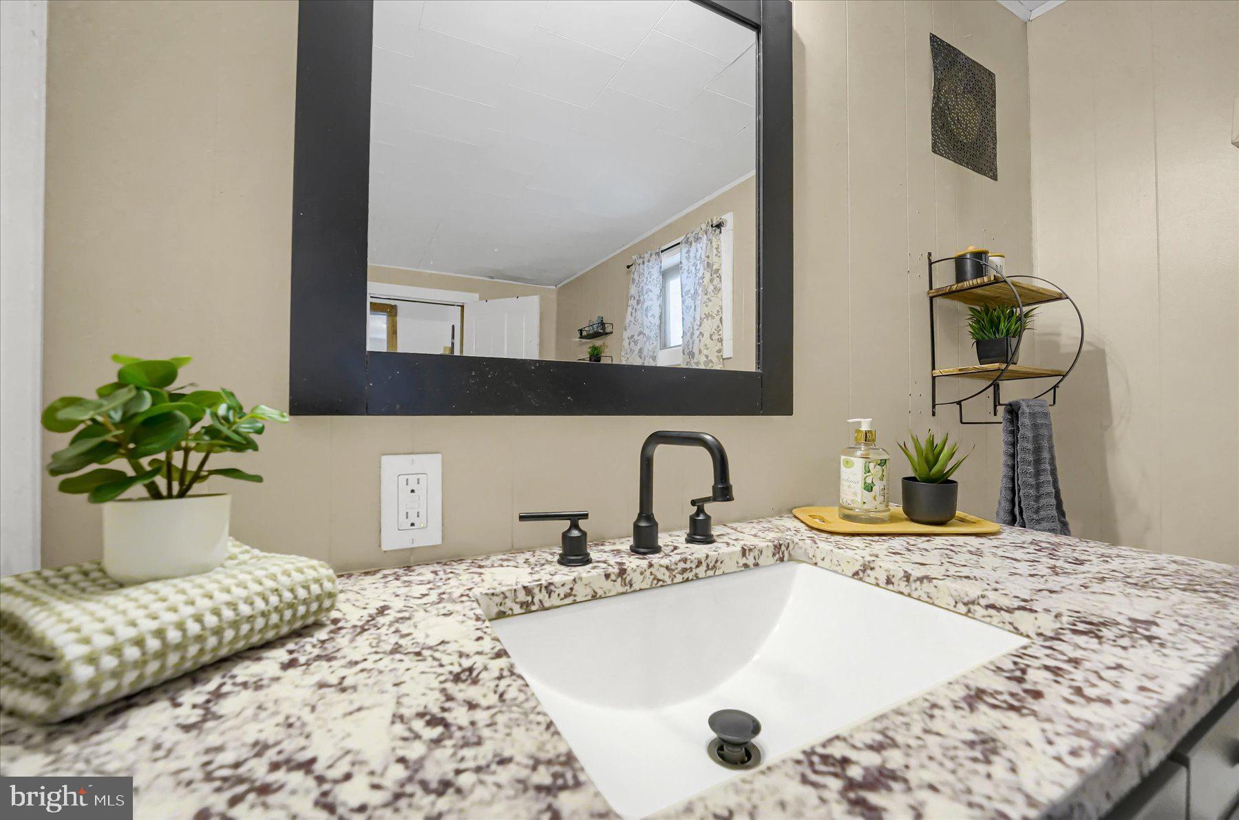 CHESTER HILL - Residential