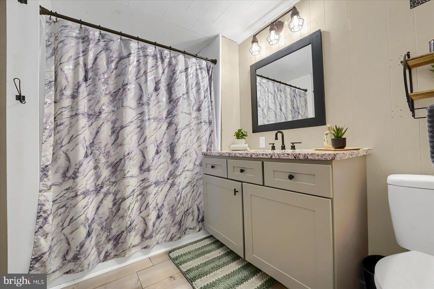 CHESTER HILL - Residential