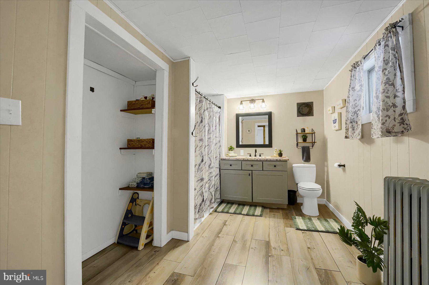 CHESTER HILL - Residential