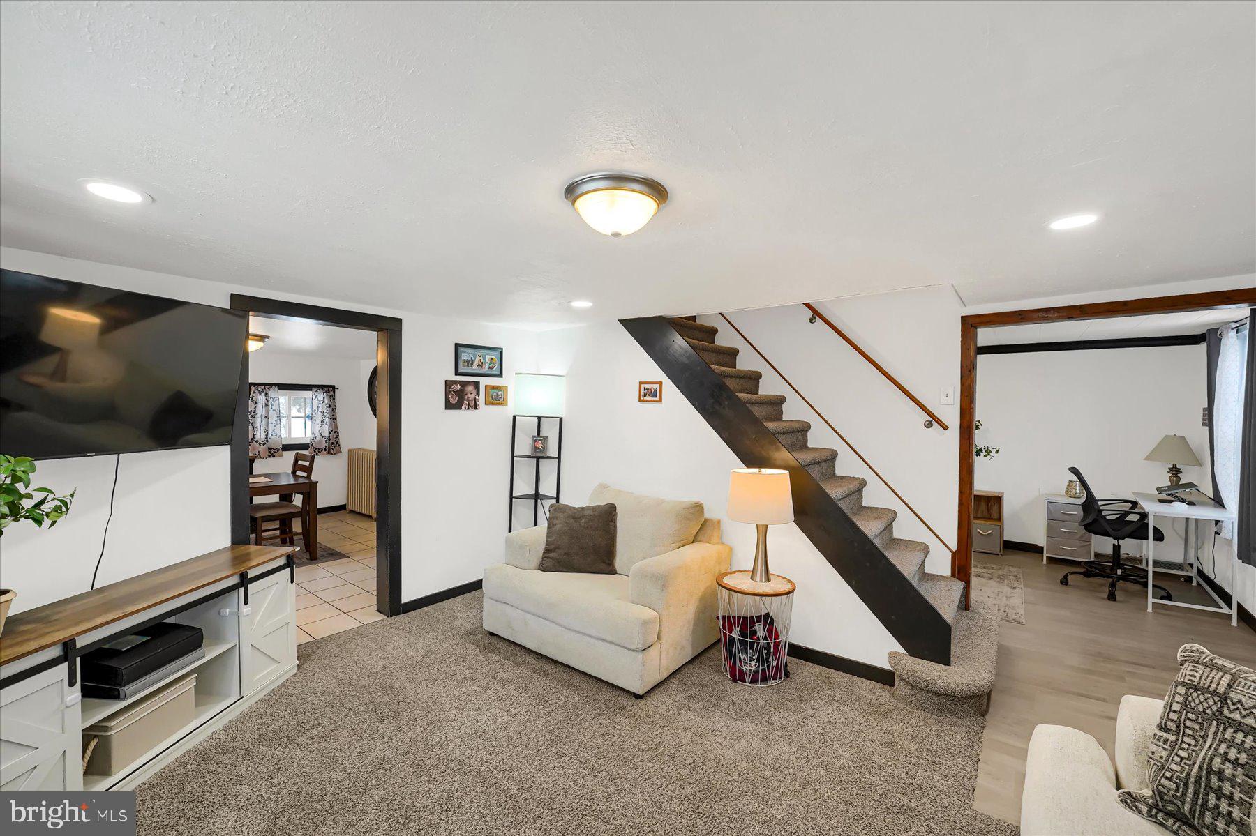 CHESTER HILL - Residential