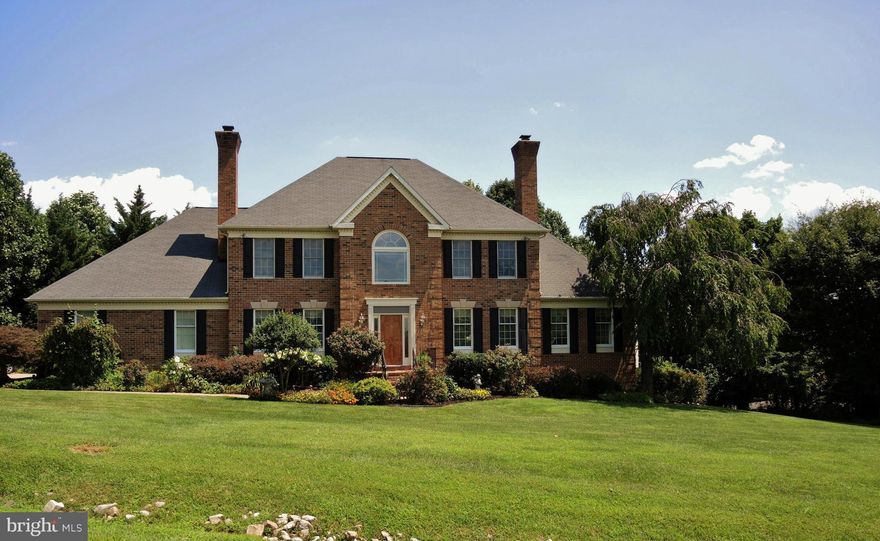 Pristine all-brick Georgian colonial on lushly landscaped 1.42 ac. lot 2 minutes from Warrenton shopping/medical facilities/commuter routes*Amenities incl. hardwood floors/new carpet/freshly painted*formal LR & DR*gourmet kitchen w/granite countertops & gas cooktop in island/new SS refrigerator*3 gas fireplaces*library*sunroom*rec room*game area*3-car garage*deck*patio*BACK-UP OFFERS WELCOMED!