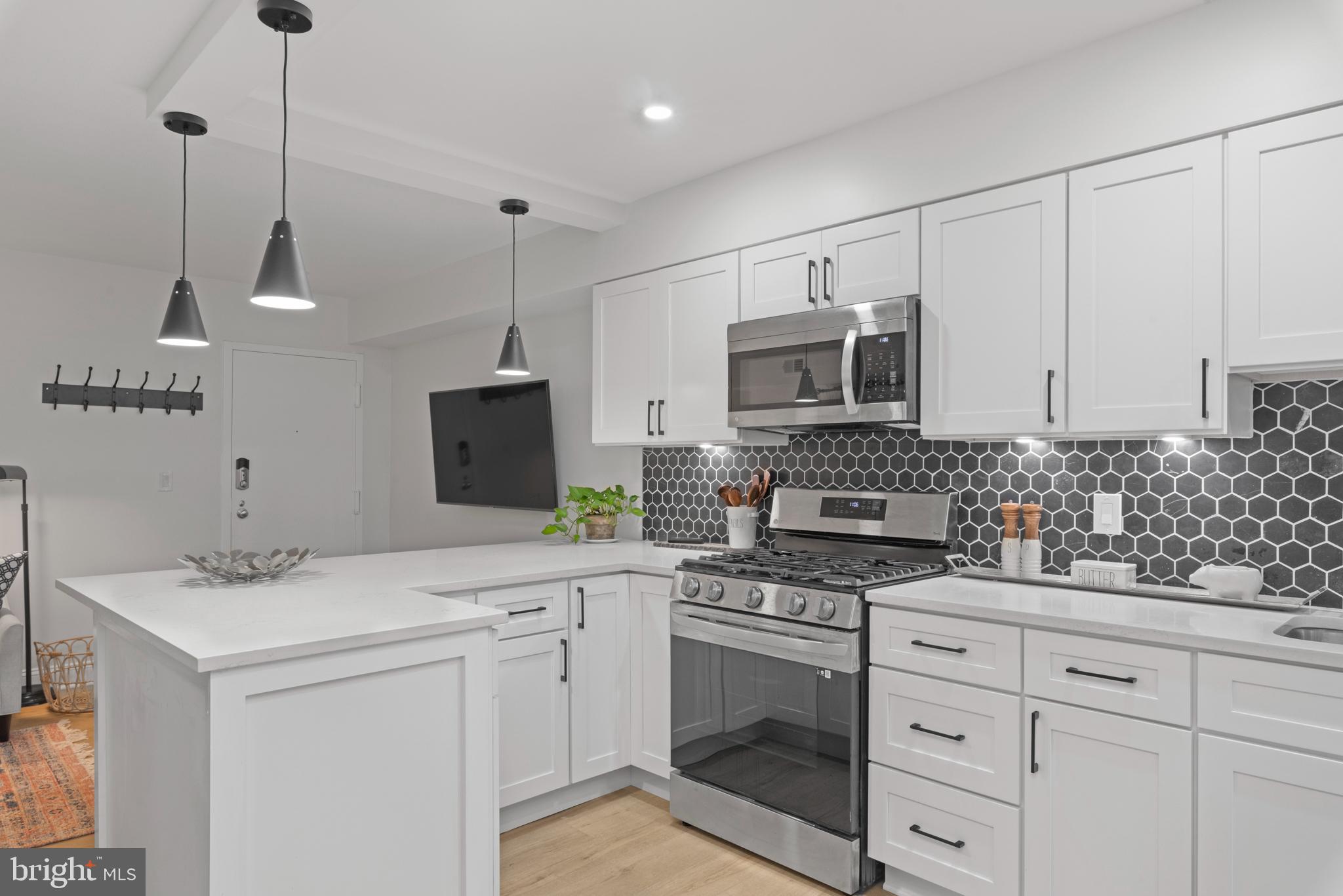 MARINERS COVE - Residential