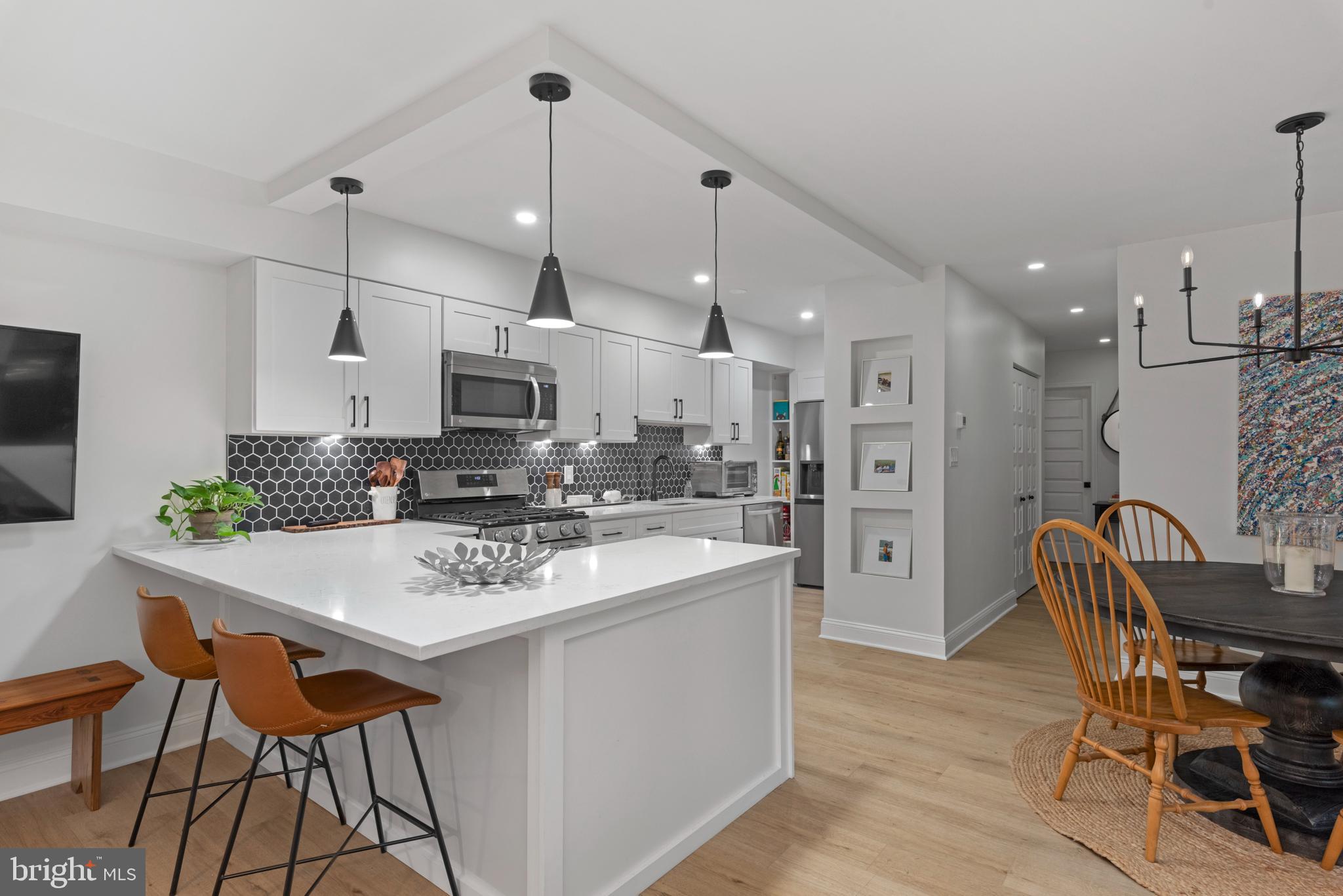 MARINERS COVE - Residential