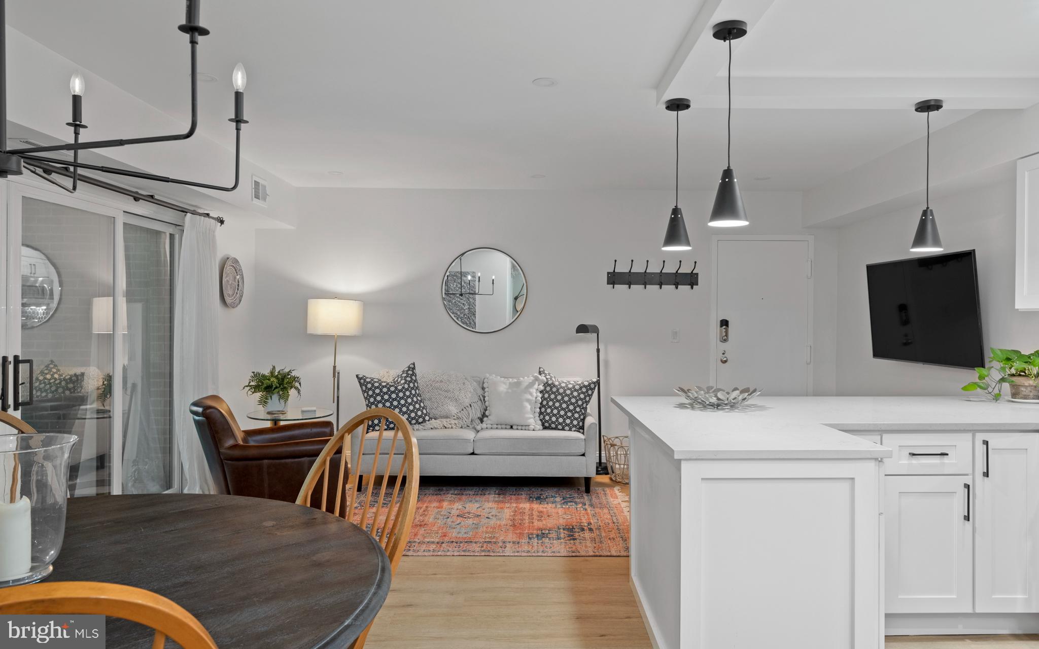 MARINERS COVE - Residential