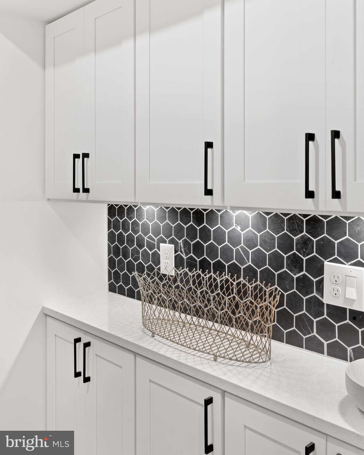 MARINERS COVE - Residential