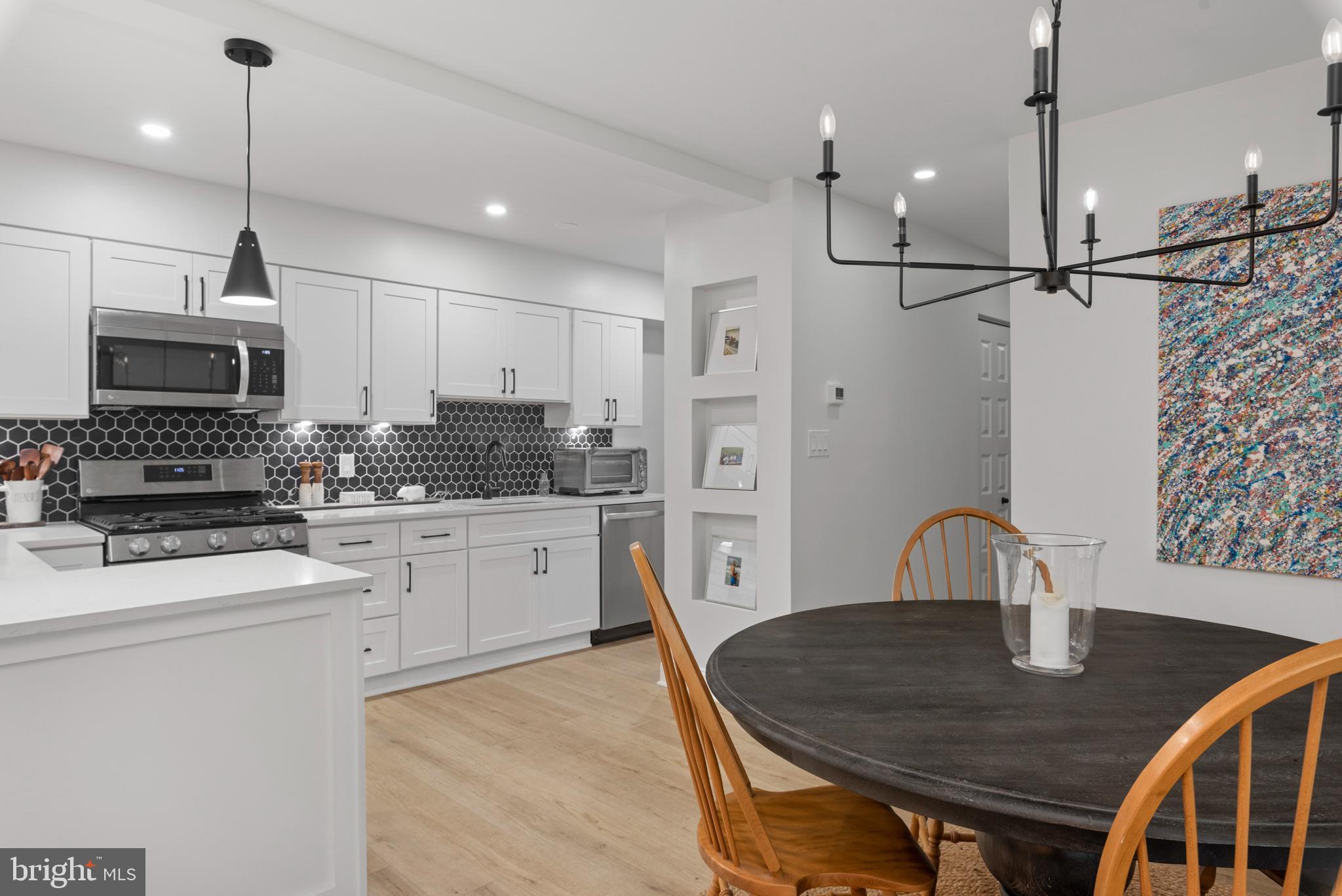 MARINERS COVE - Residential