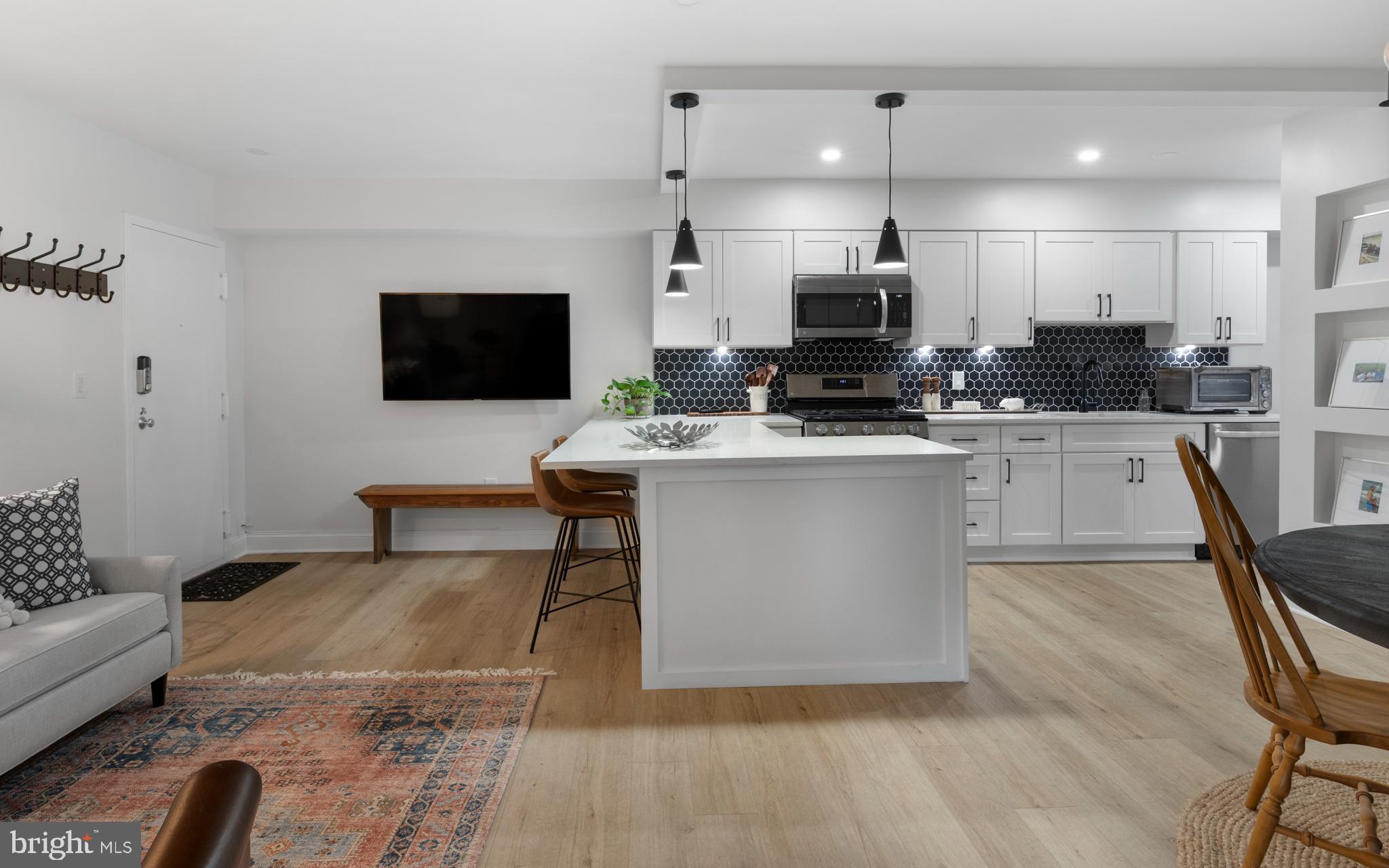 MARINERS COVE - Residential