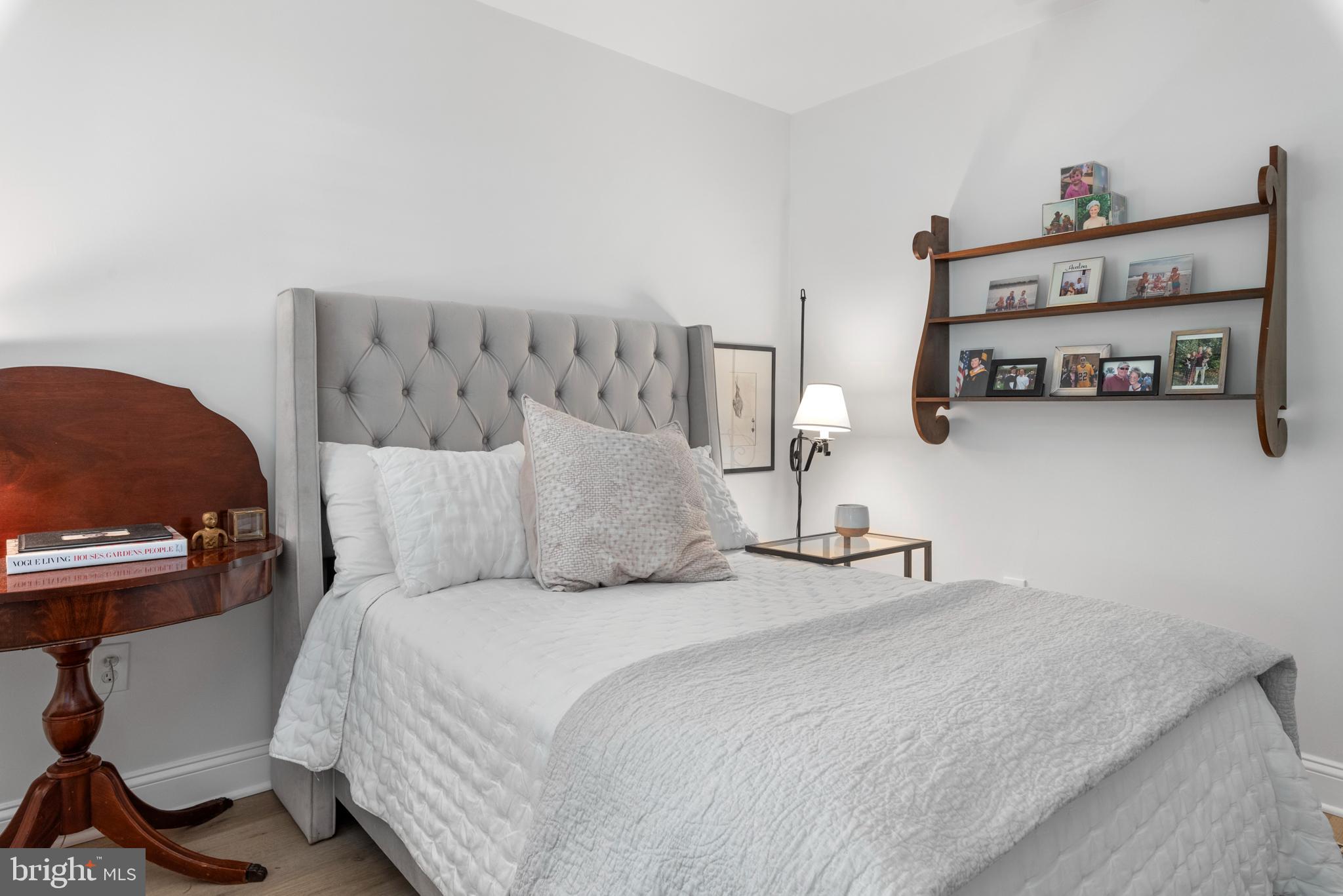 MARINERS COVE - Residential