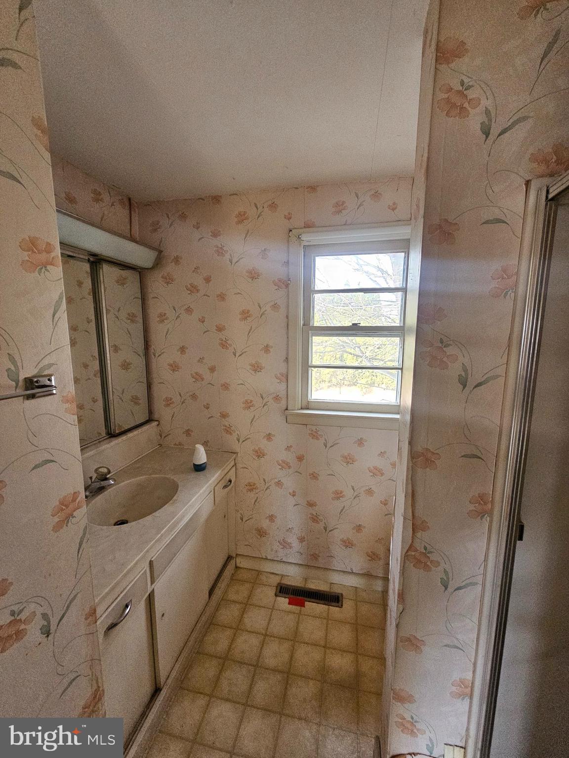 8TH WARD - Residential