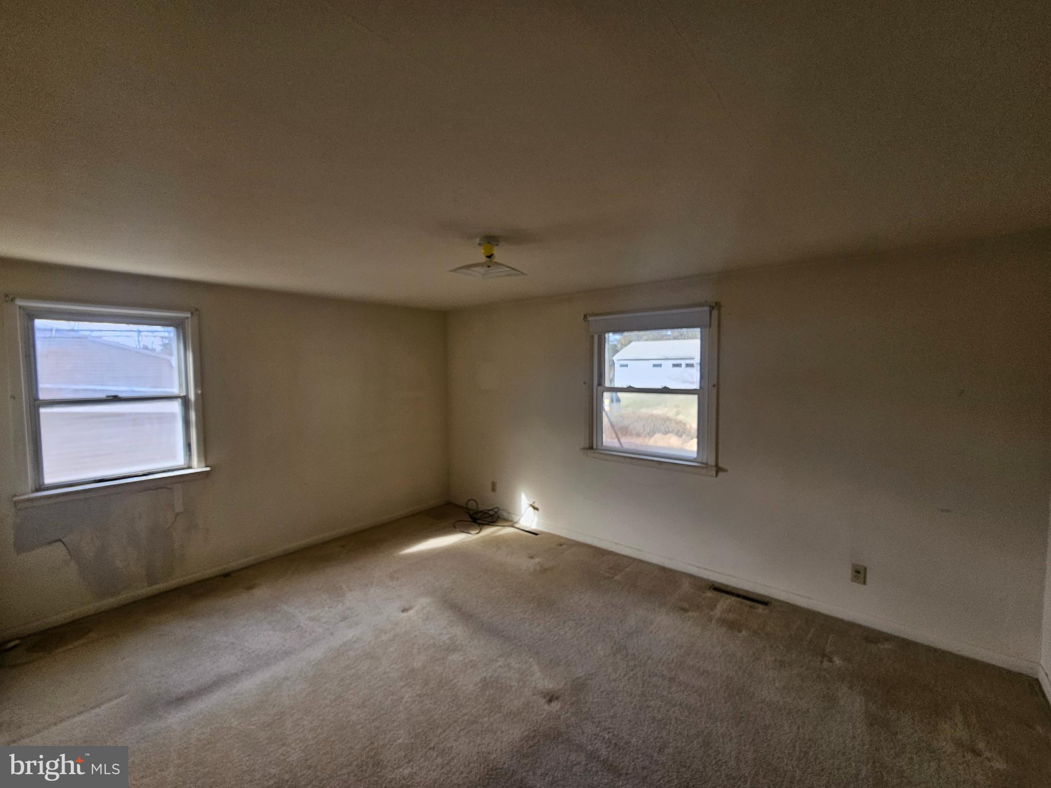 8TH WARD - Residential