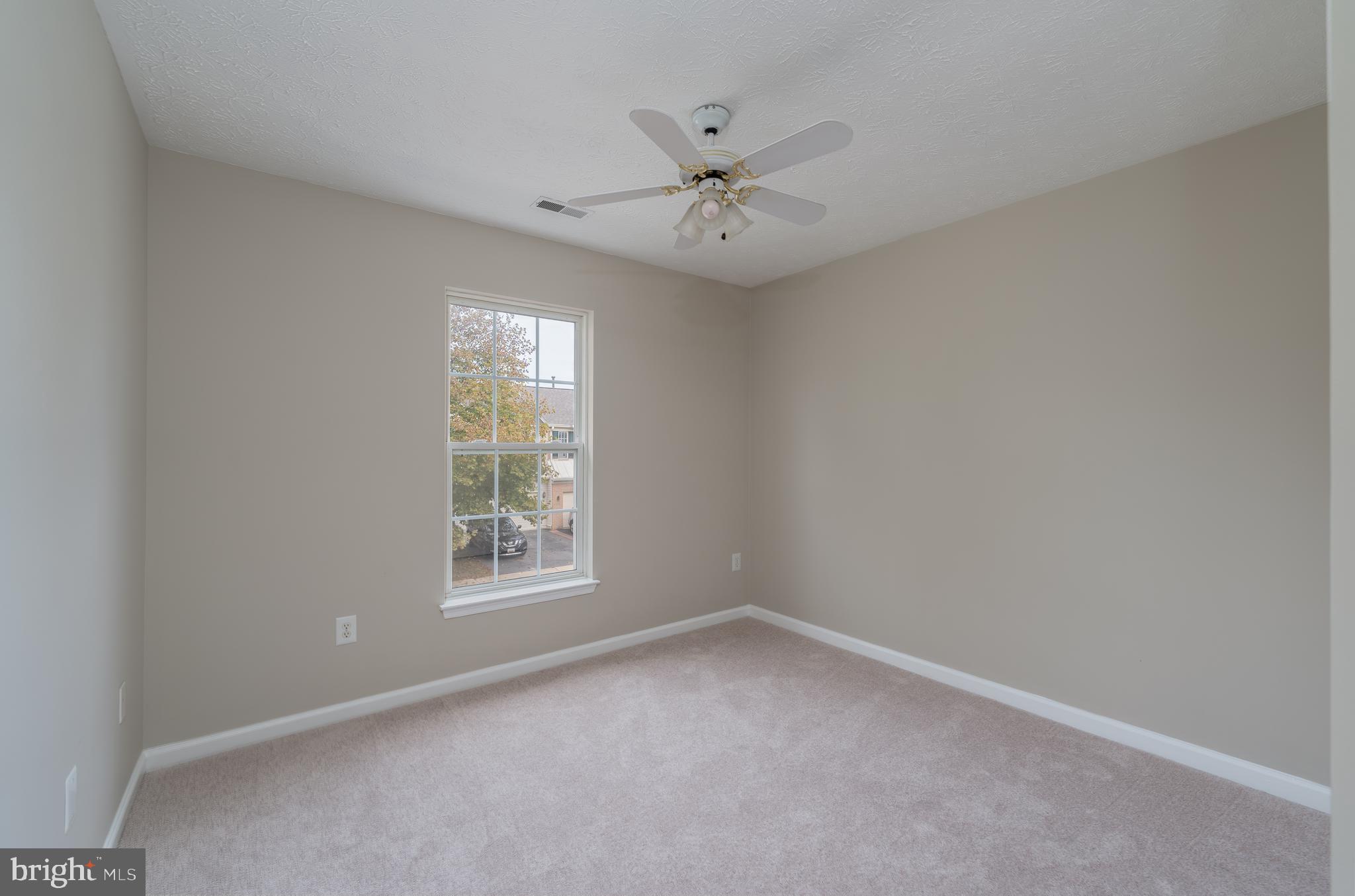 SEVEN OAKS - Residential