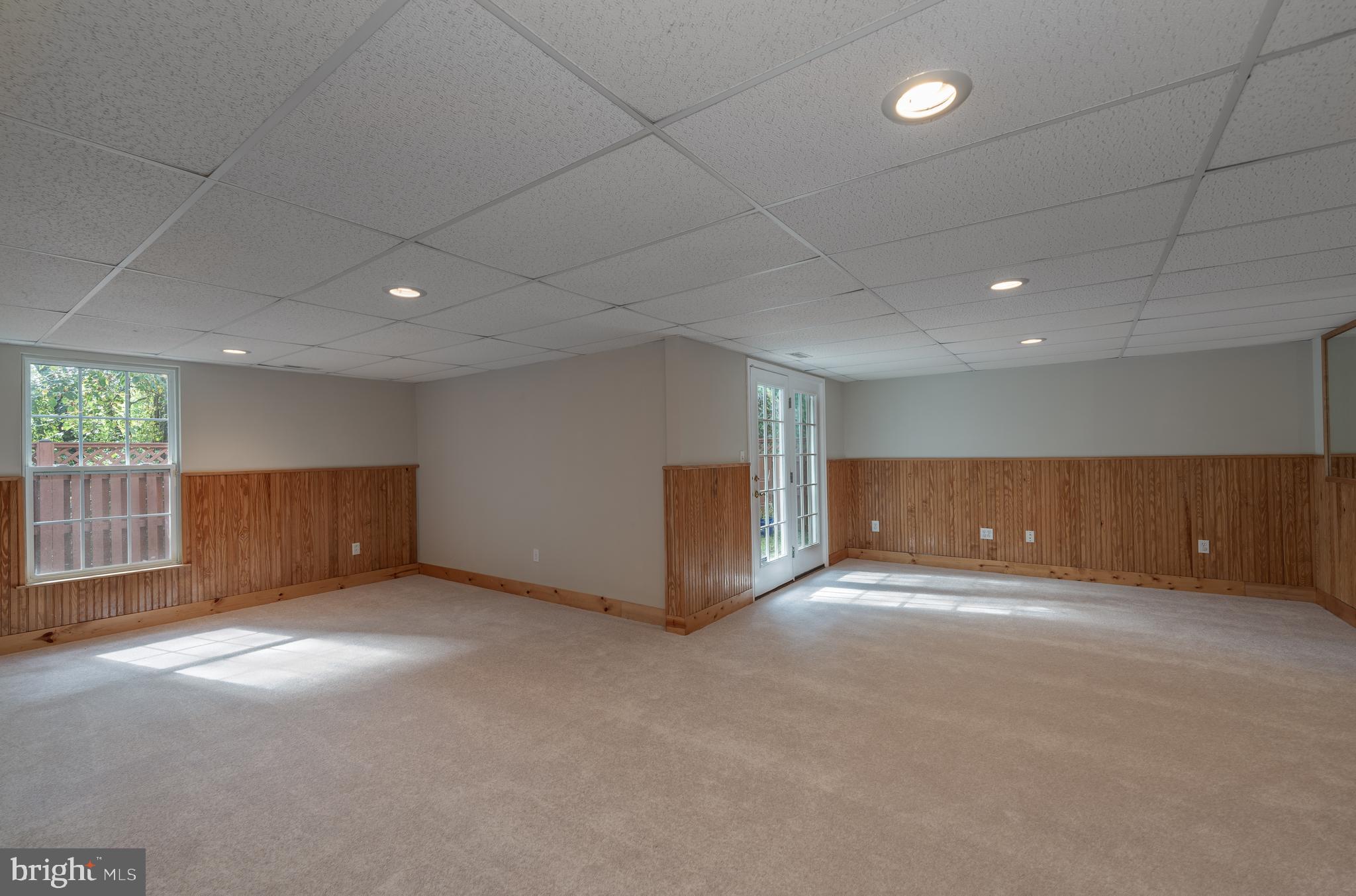 SEVEN OAKS - Residential