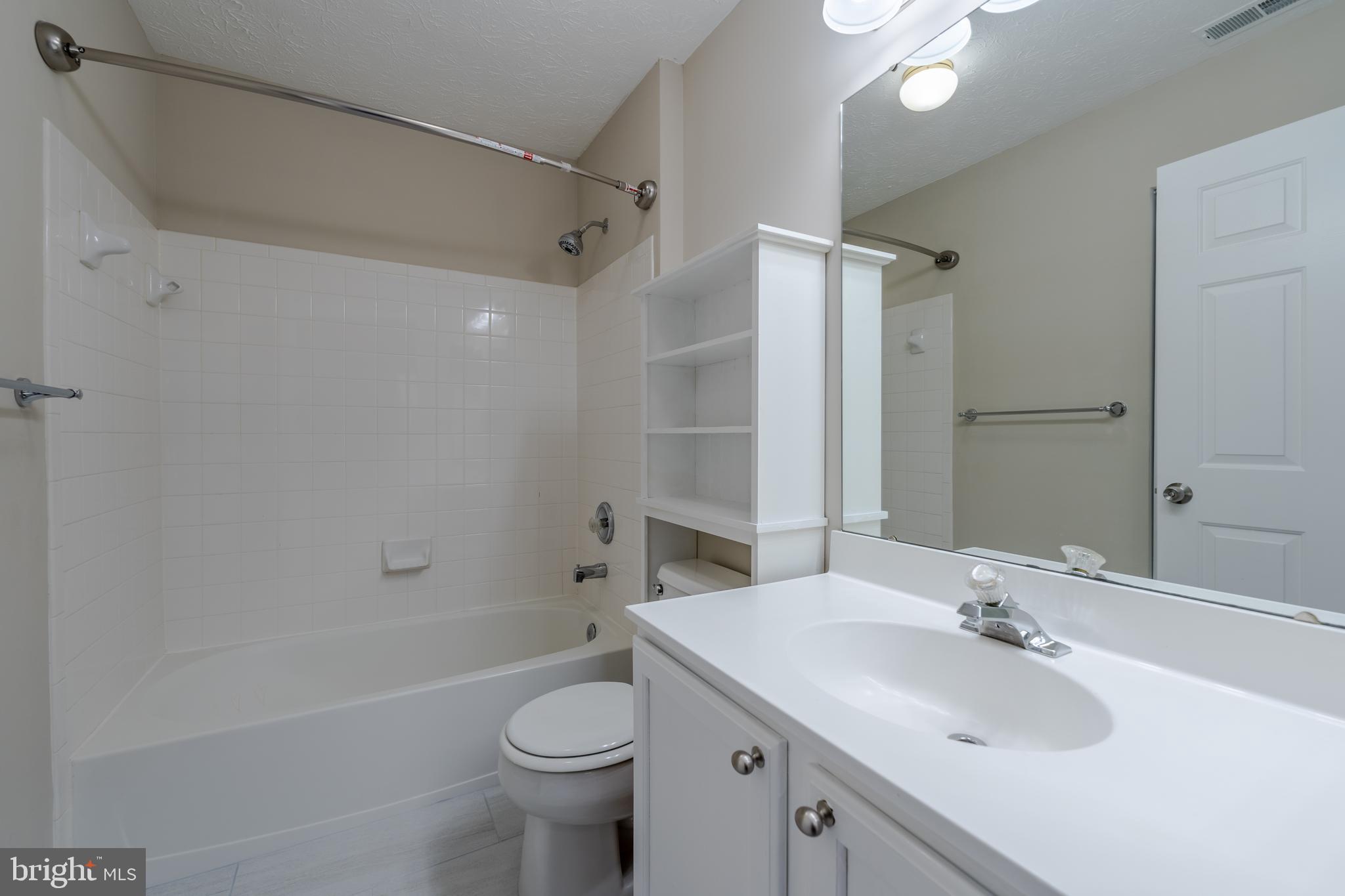 SEVEN OAKS - Residential