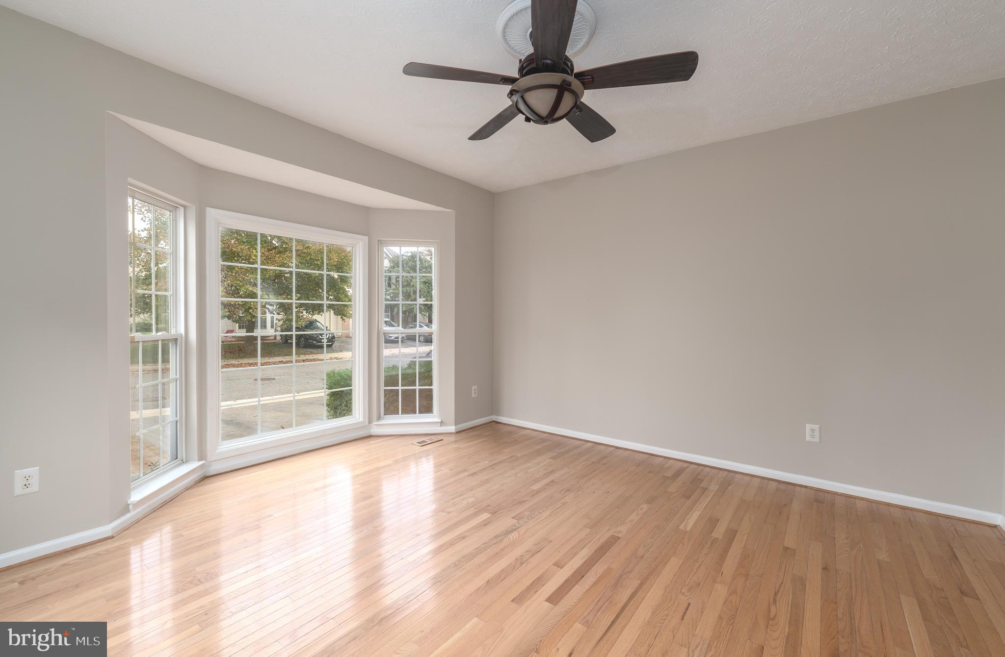 SEVEN OAKS - Residential