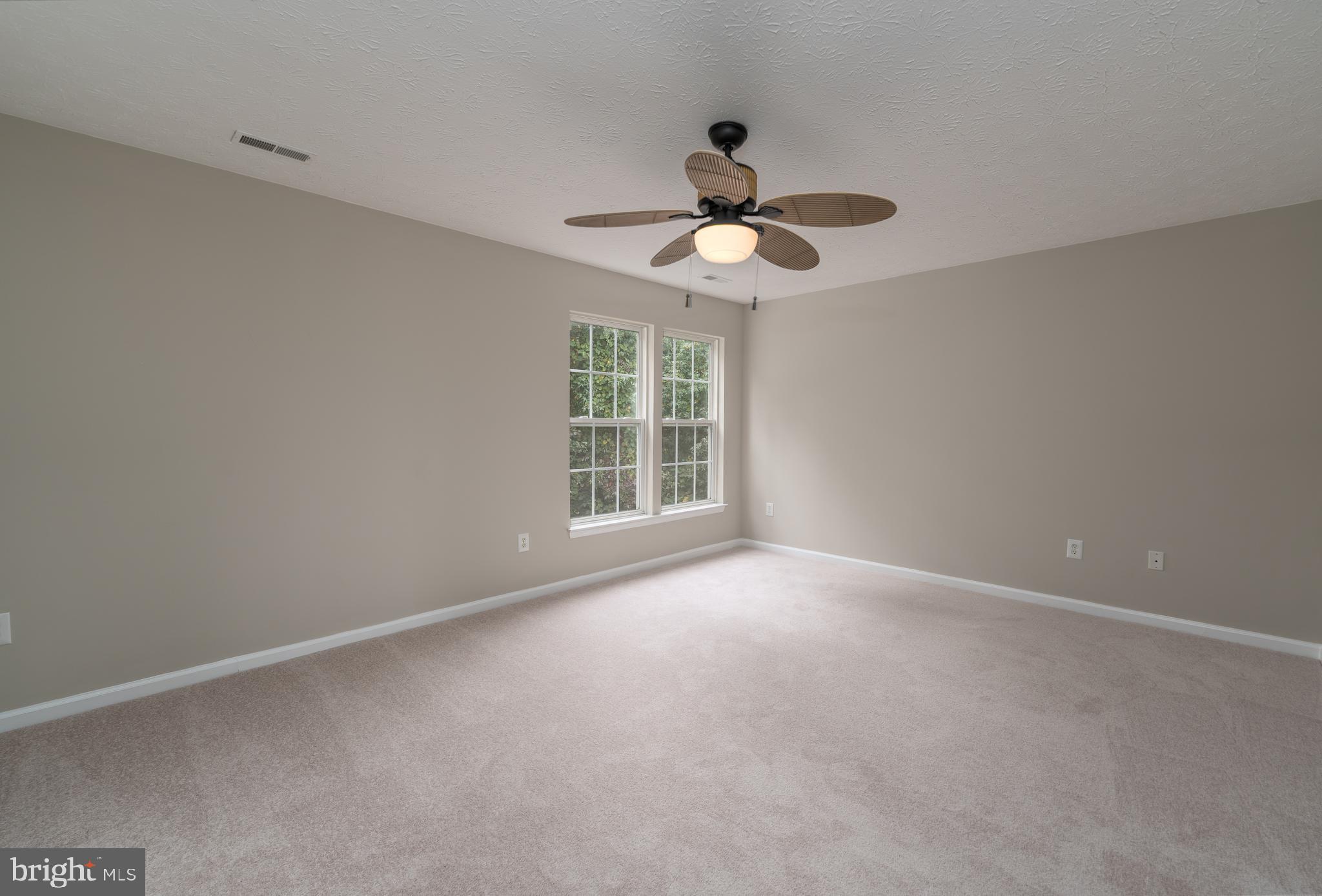 SEVEN OAKS - Residential