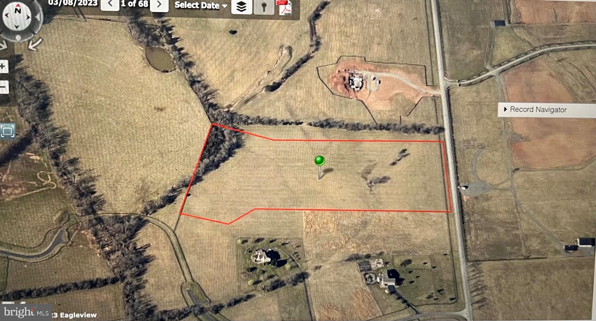 LEE'S CROSSING - Land