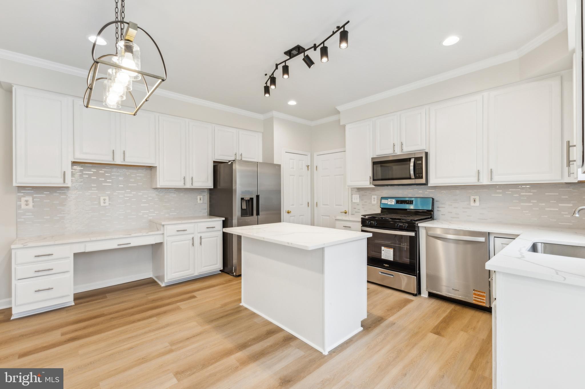 DALE CITY - Residential