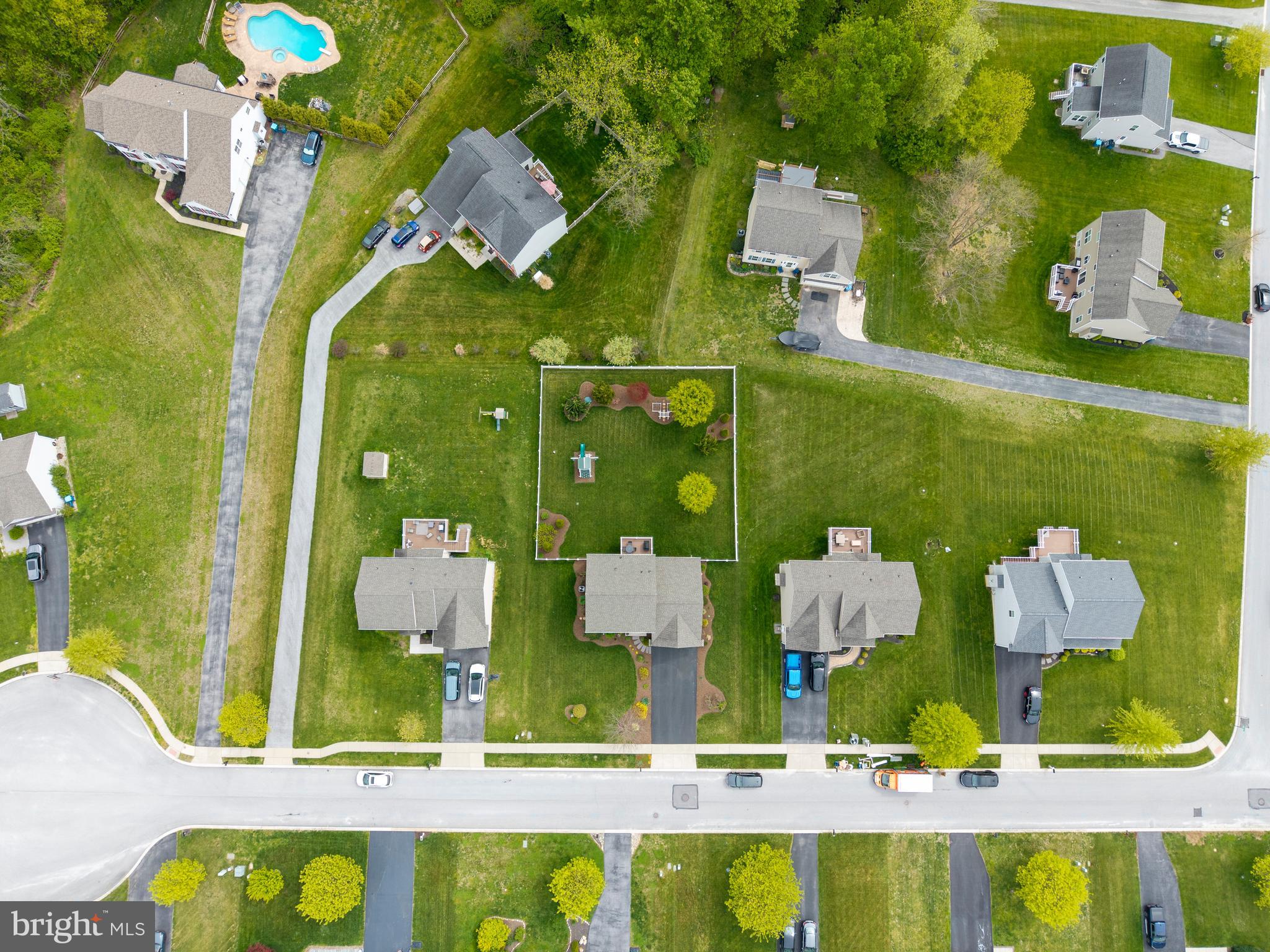 THE ESTATES AT TWEED - Residential