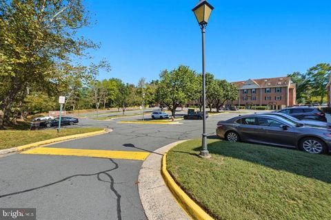 Photo of 10134 Colvin Run Road #H, GREAT FALLS, VA 22066 (MLS # VAFX2273276)