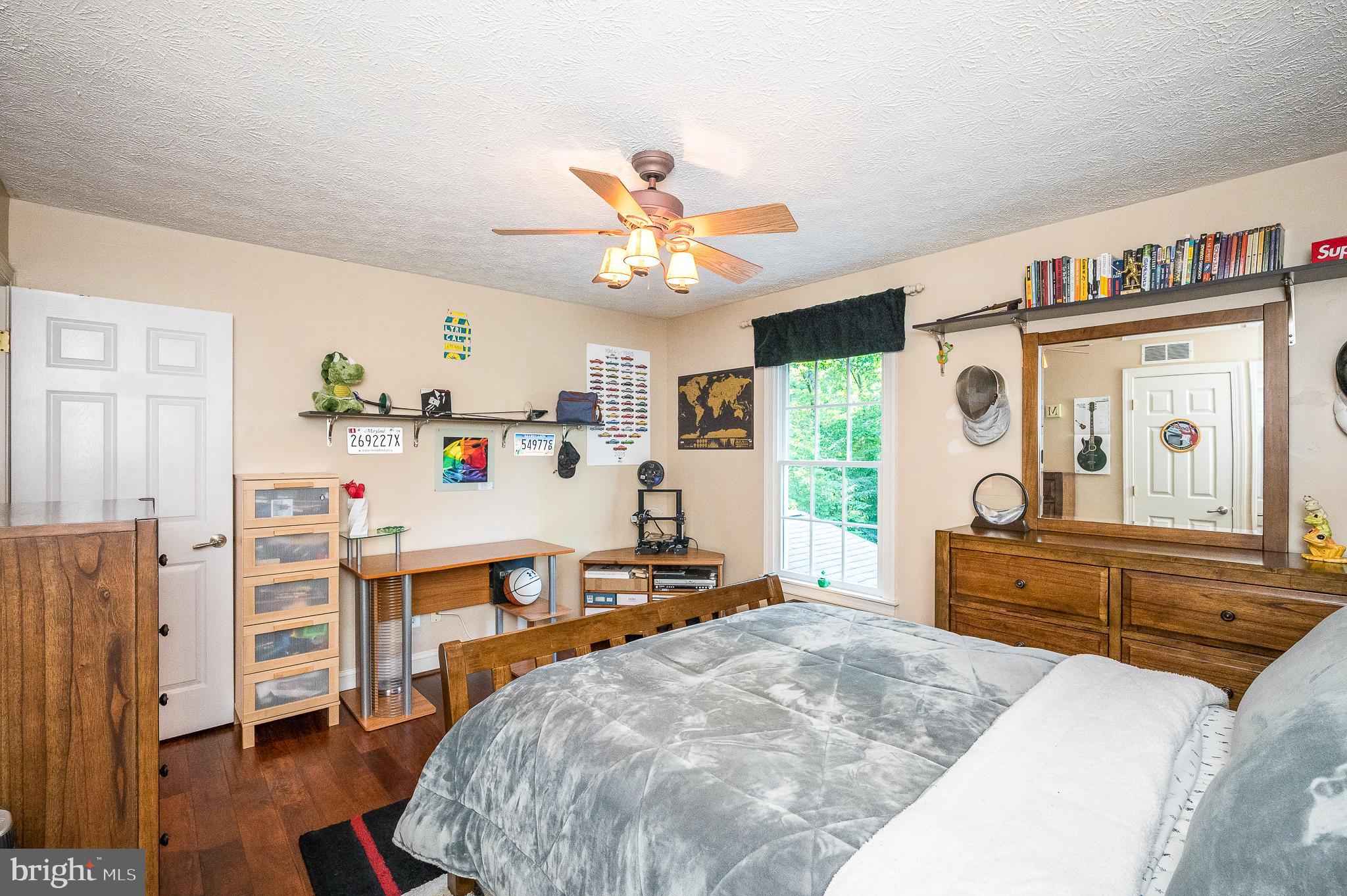 WOODLAND HILLS - Residential