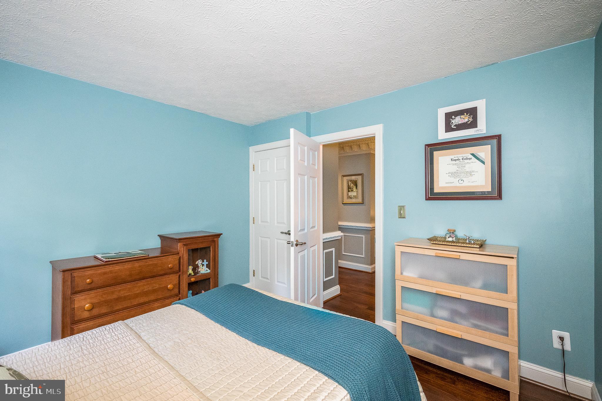 WOODLAND HILLS - Residential