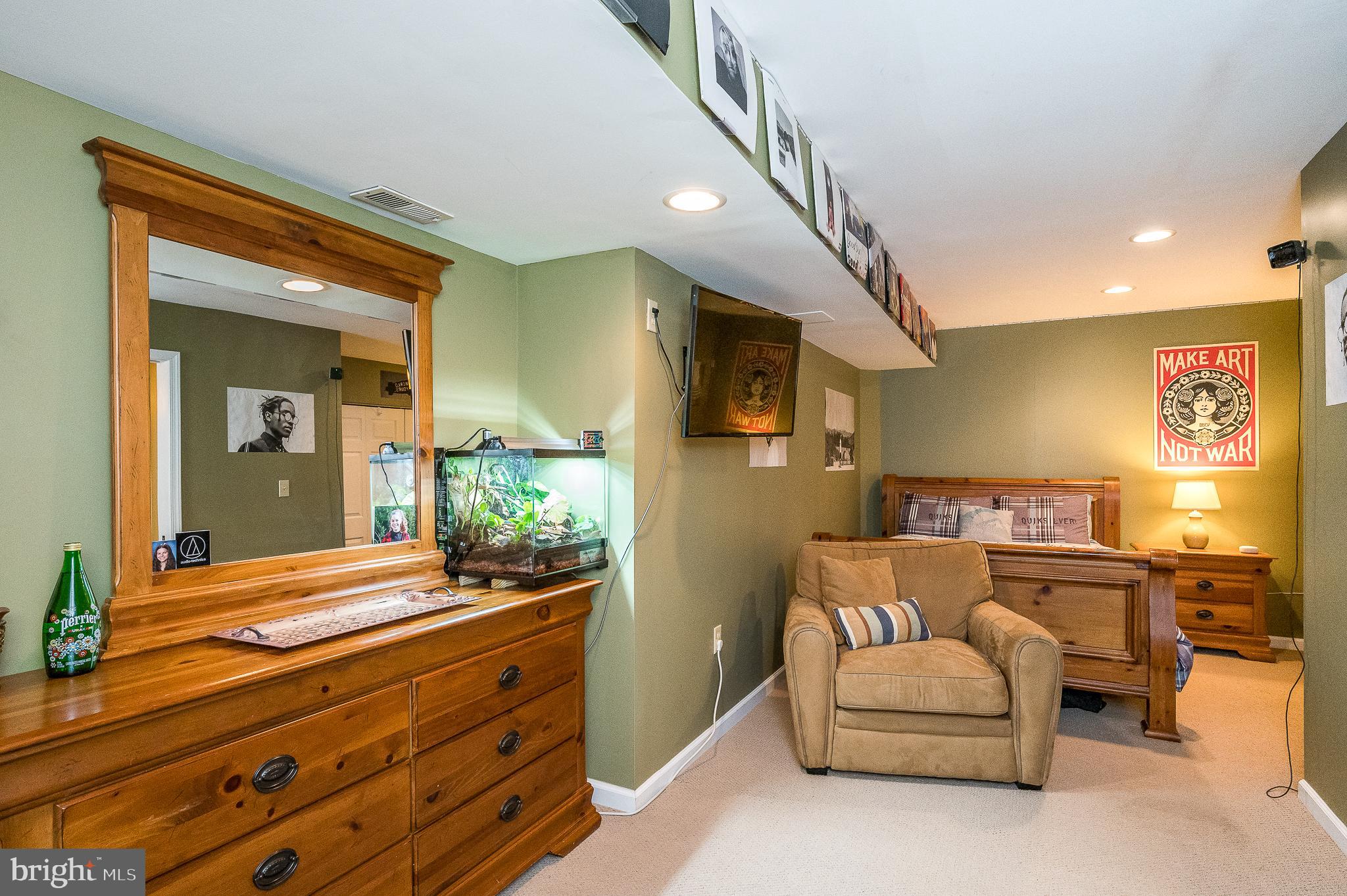 WOODLAND HILLS - Residential