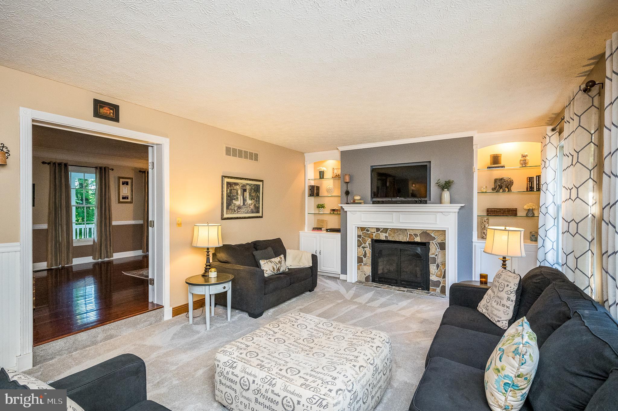 WOODLAND HILLS - Residential