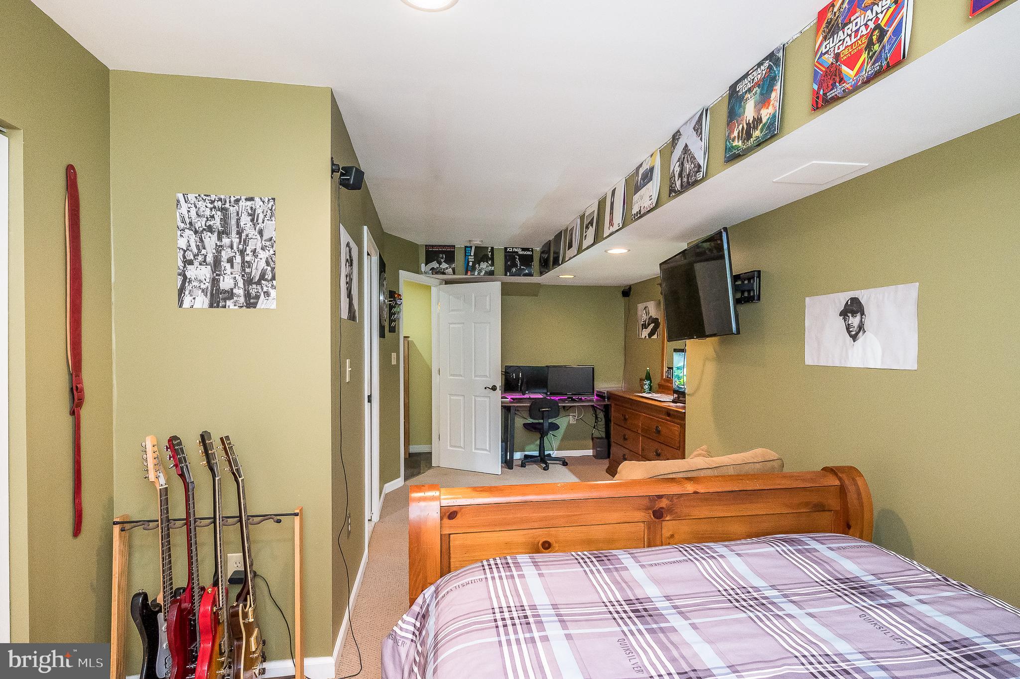 WOODLAND HILLS - Residential