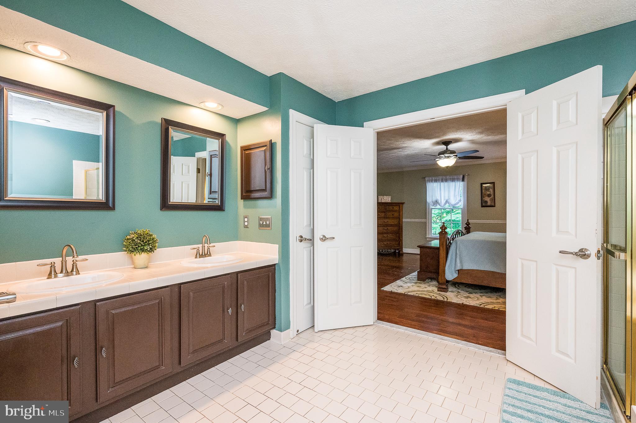 WOODLAND HILLS - Residential