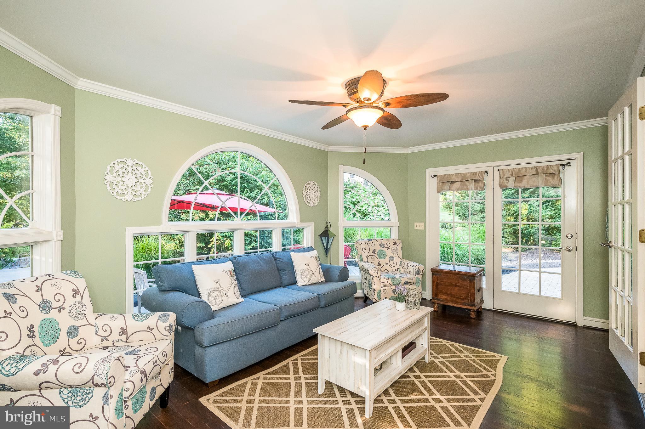 WOODLAND HILLS - Residential