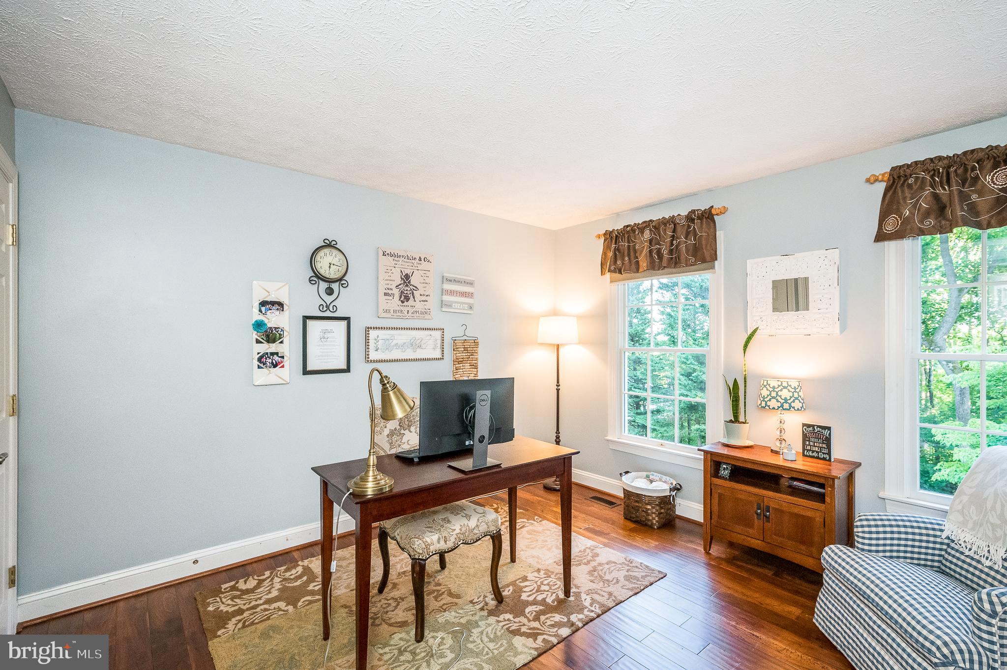 WOODLAND HILLS - Residential