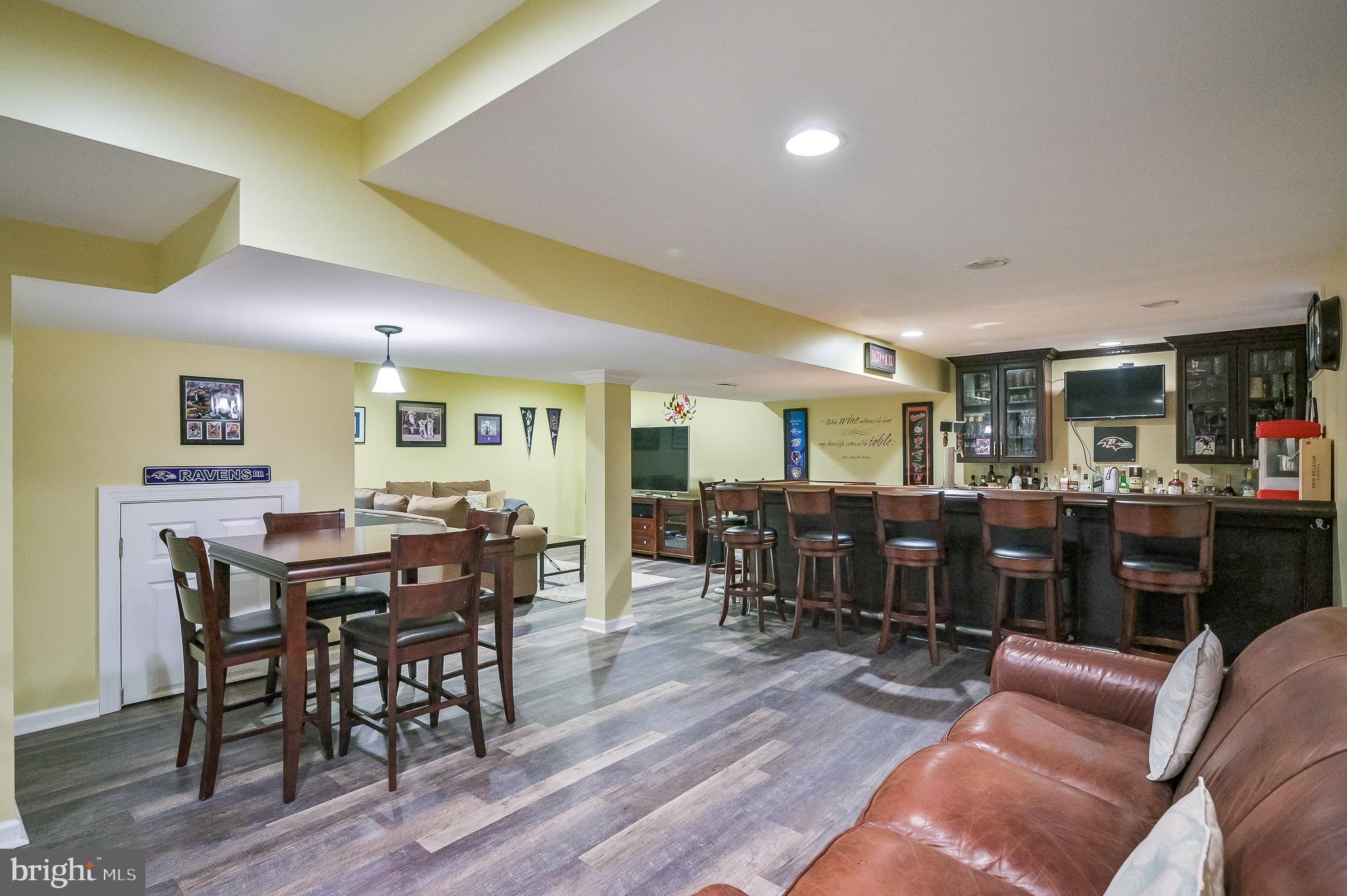 WOODLAND HILLS - Residential