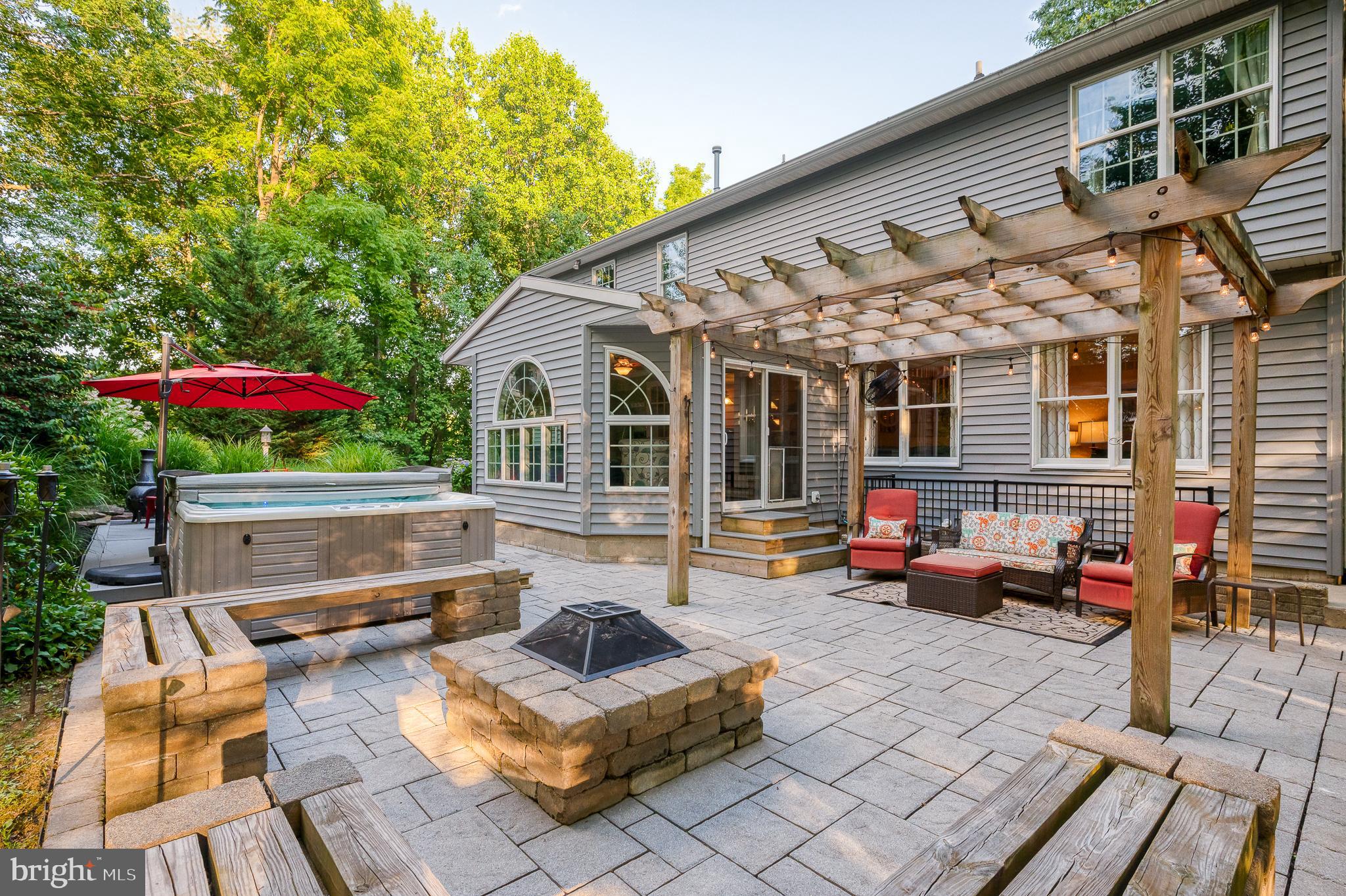 WOODLAND HILLS - Residential