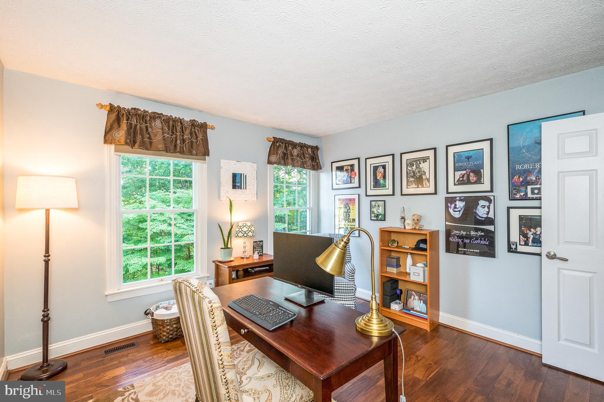 WOODLAND HILLS - Residential