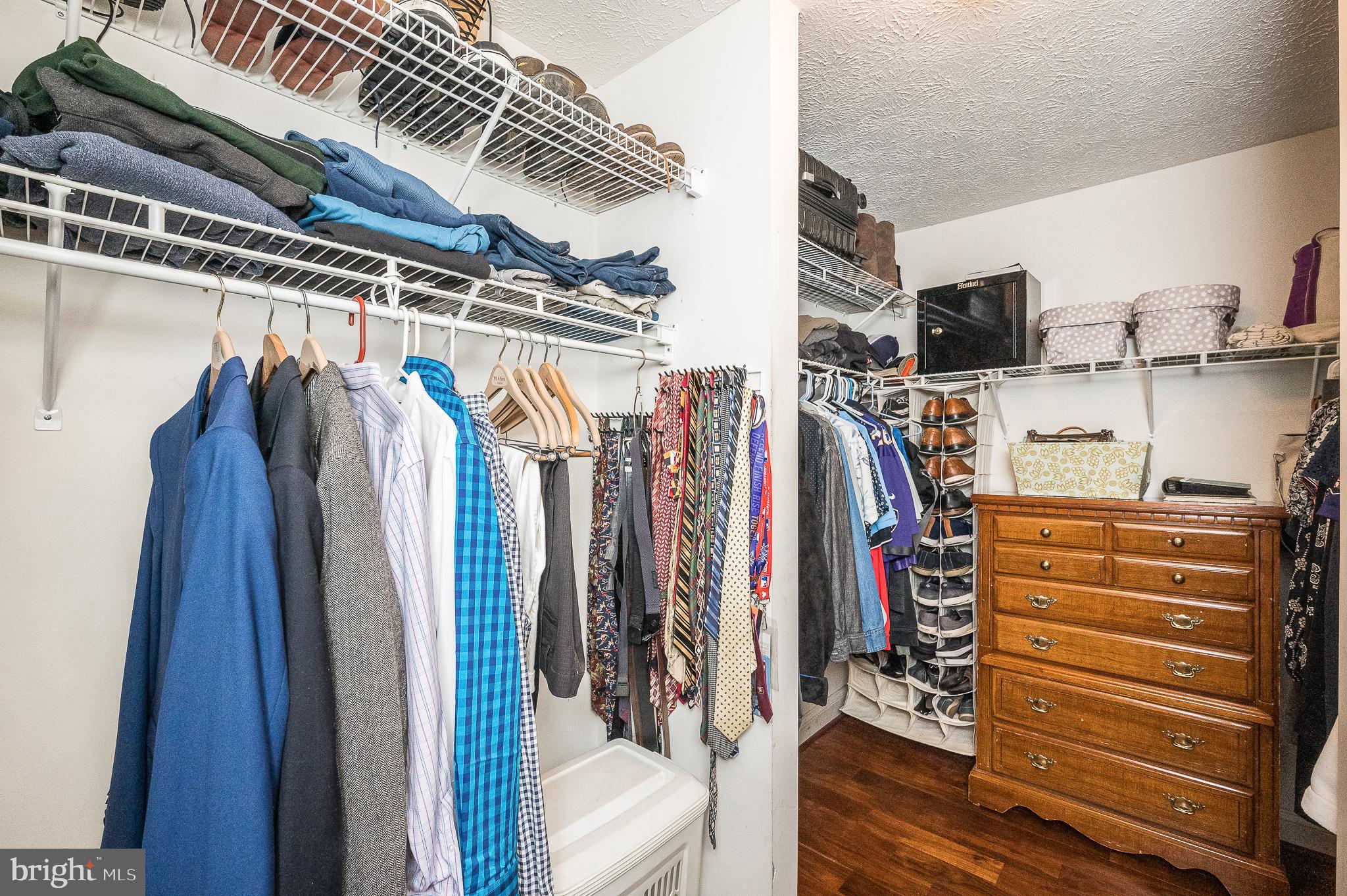 WOODLAND HILLS - Residential