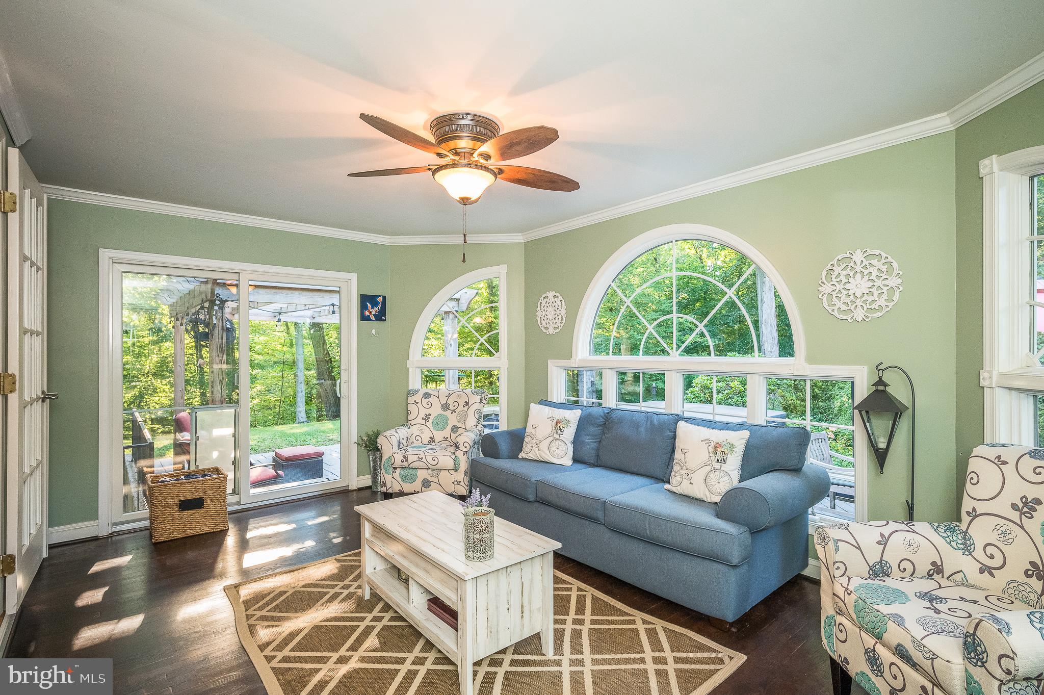 WOODLAND HILLS - Residential