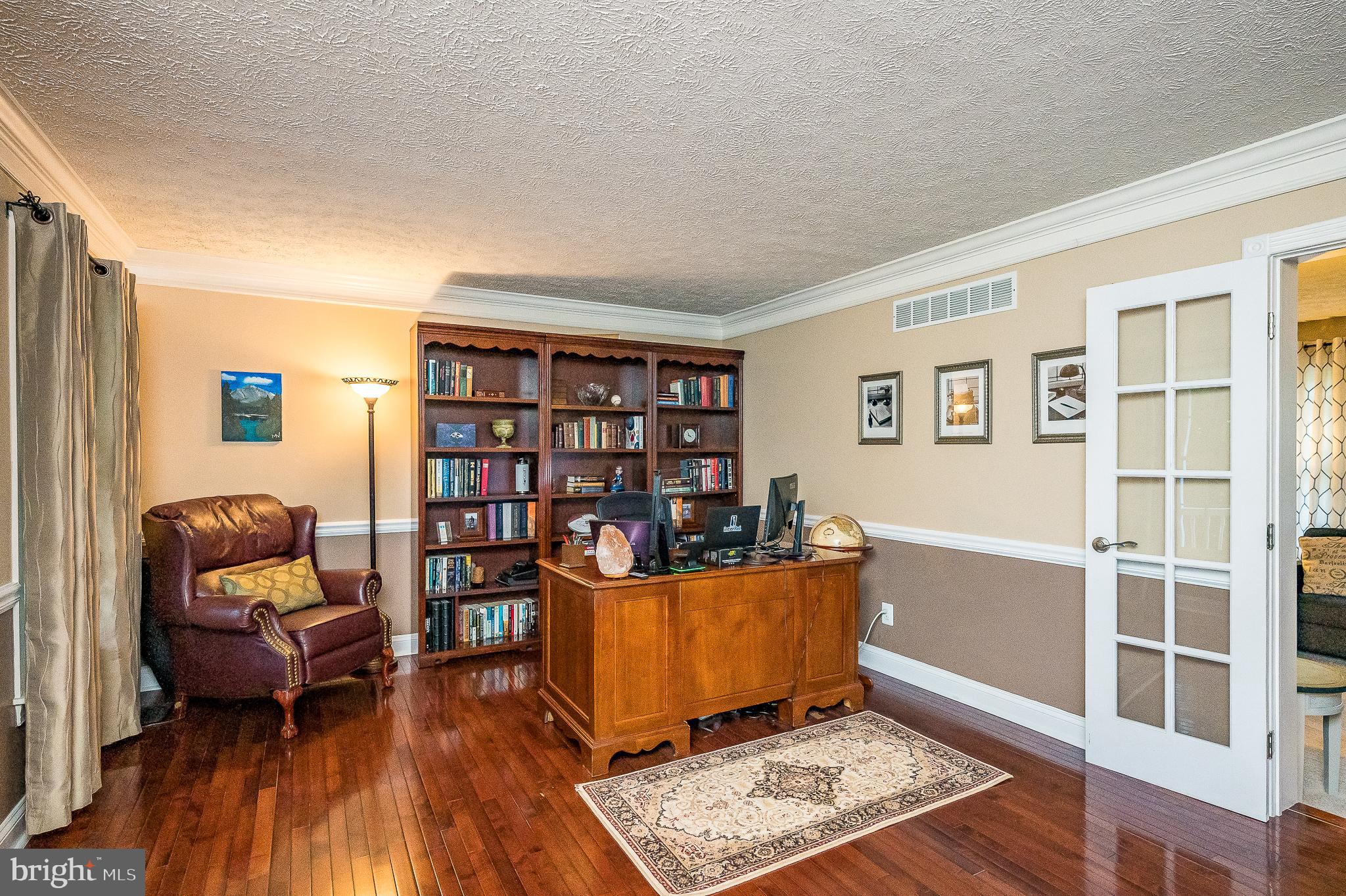 WOODLAND HILLS - Residential