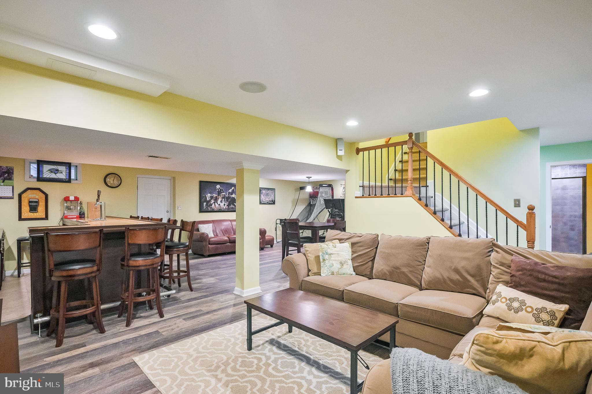 WOODLAND HILLS - Residential