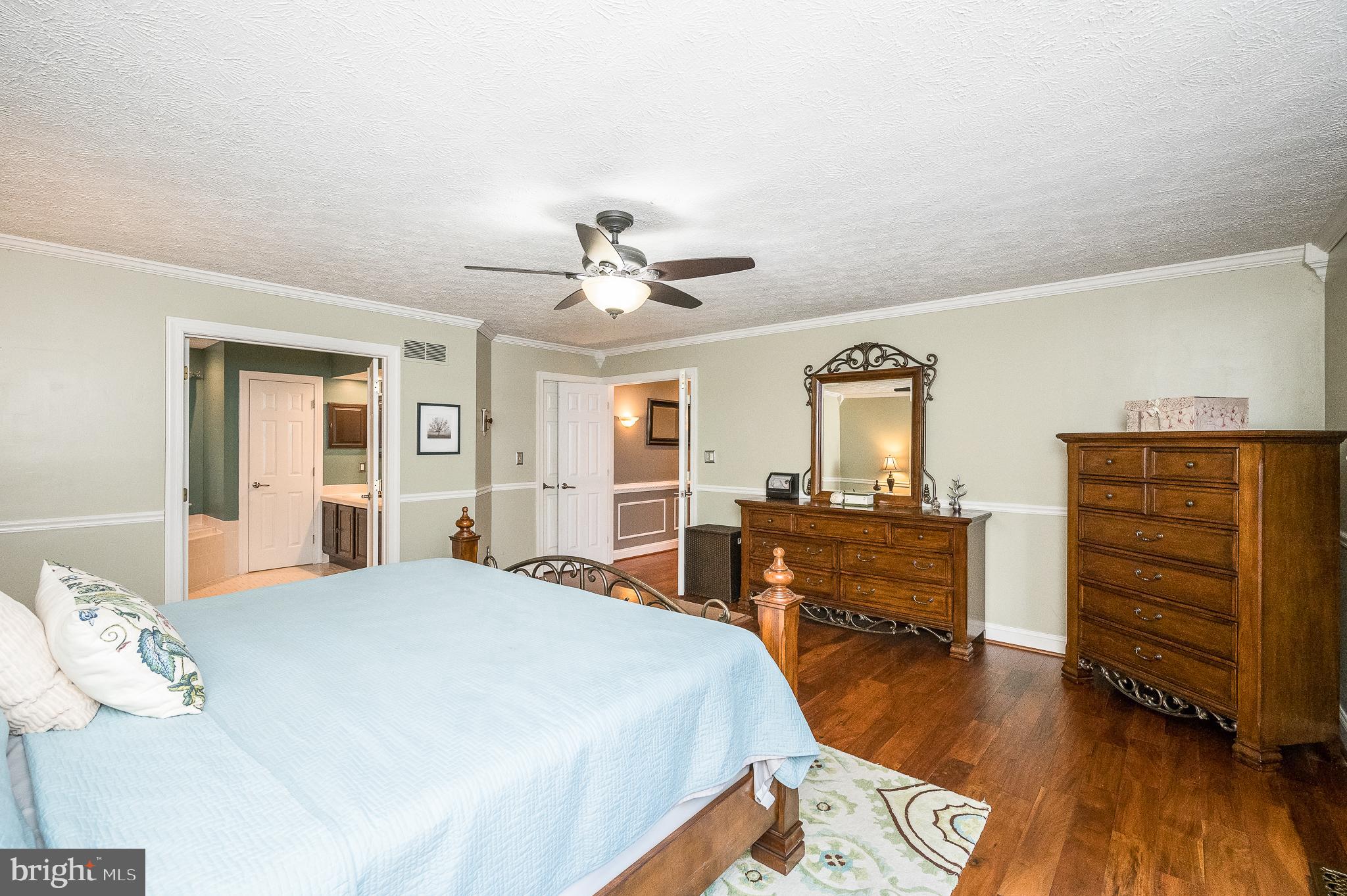 WOODLAND HILLS - Residential