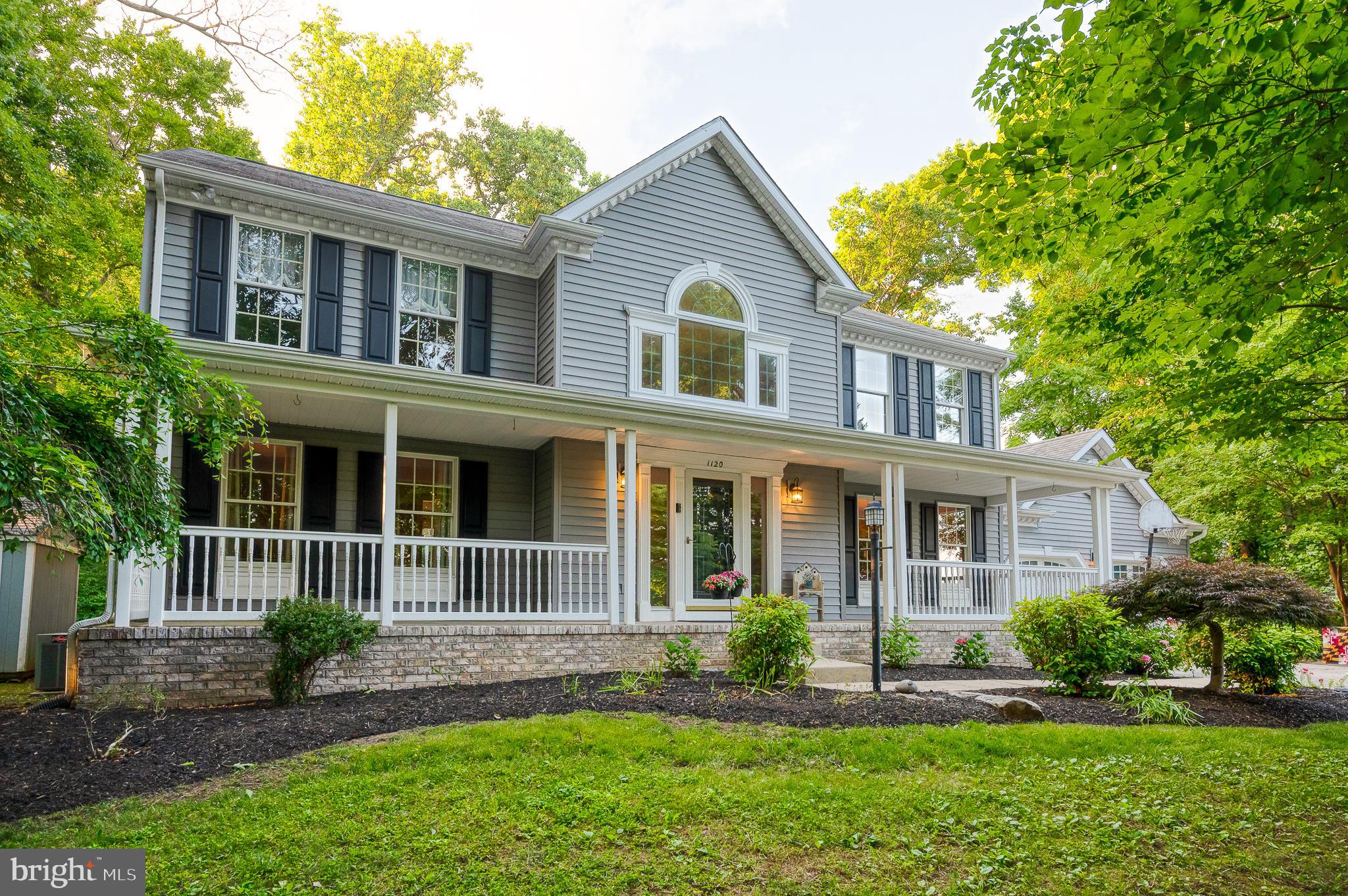 WOODLAND HILLS - Residential