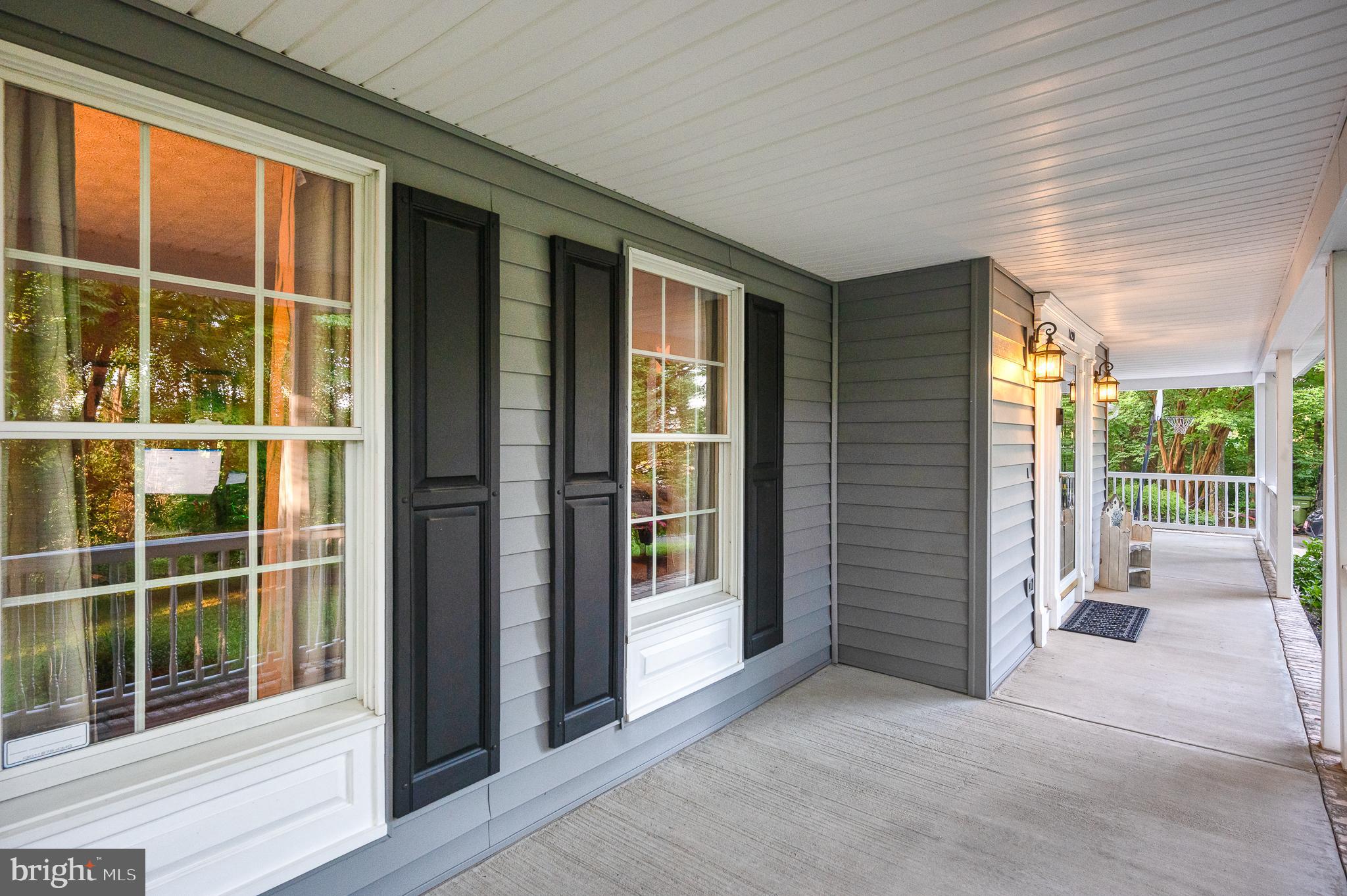 WOODLAND HILLS - Residential