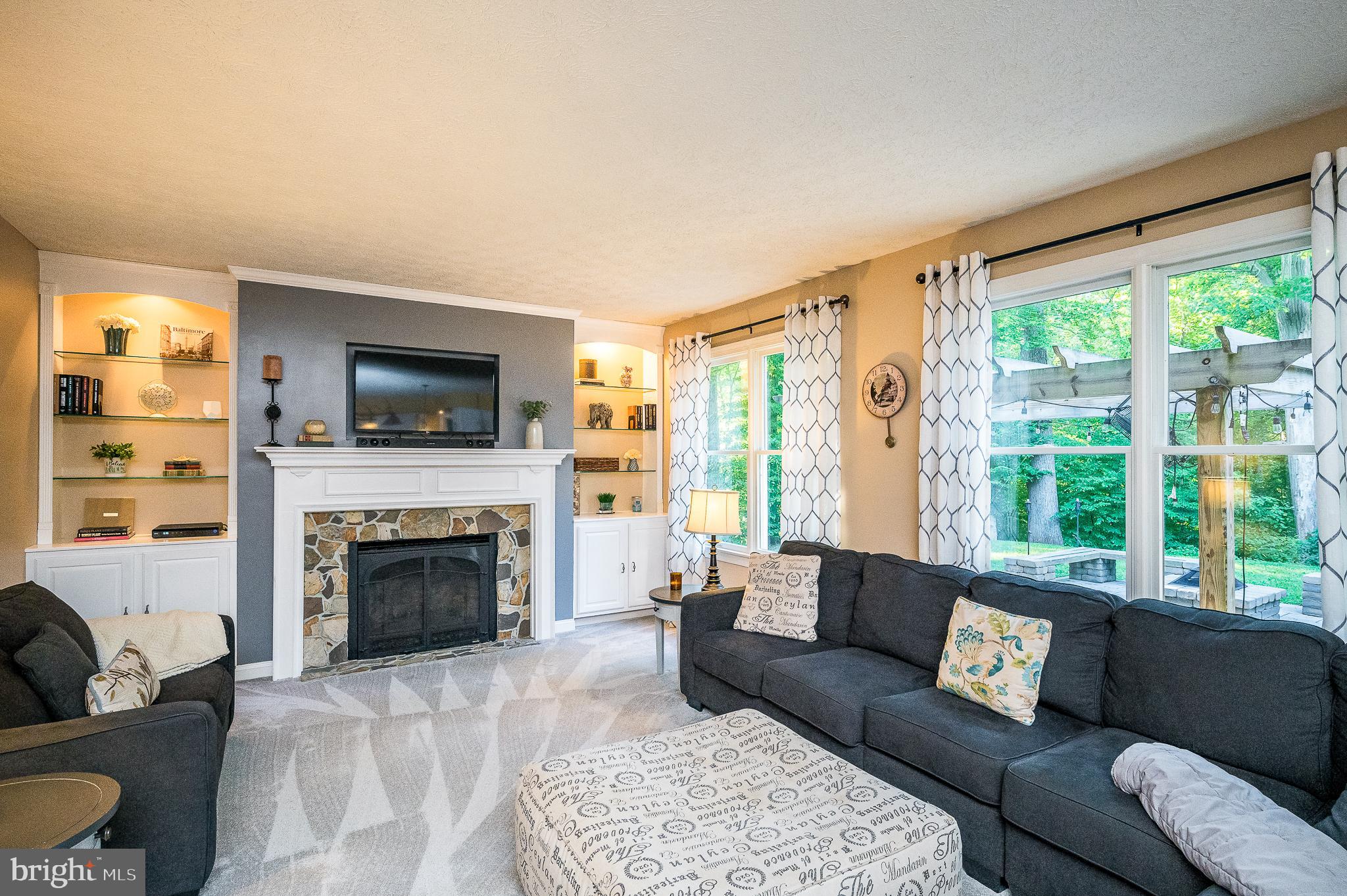 WOODLAND HILLS - Residential