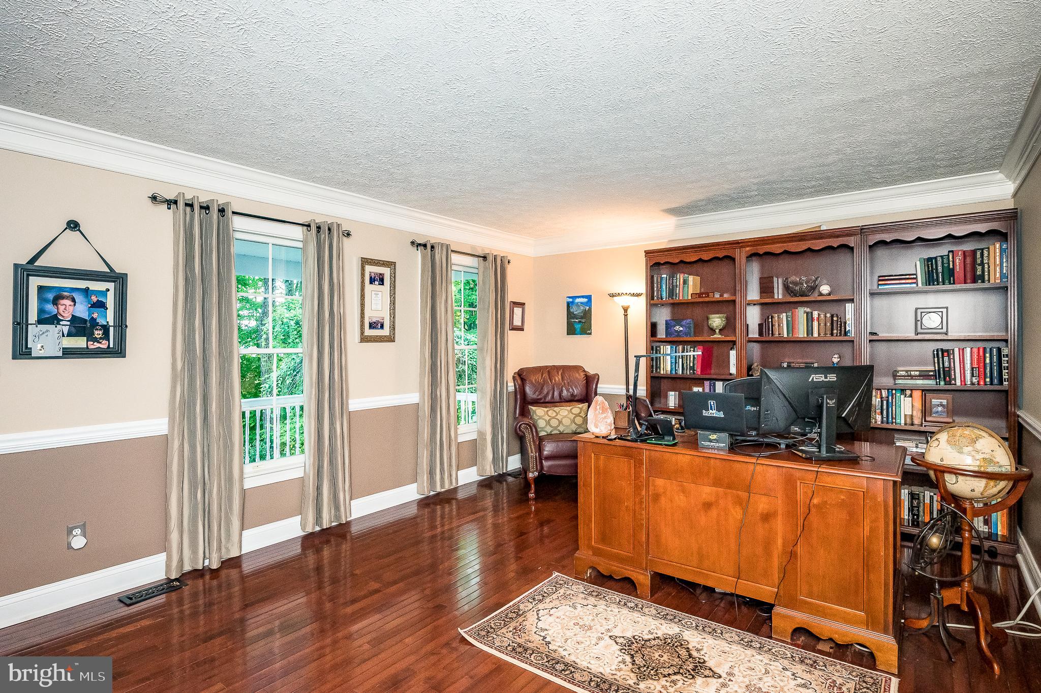 WOODLAND HILLS - Residential