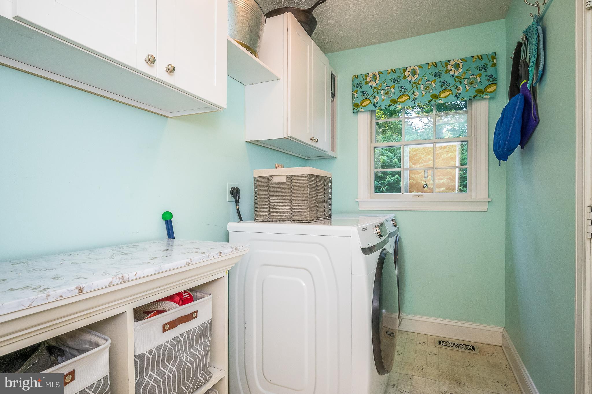 WOODLAND HILLS - Residential