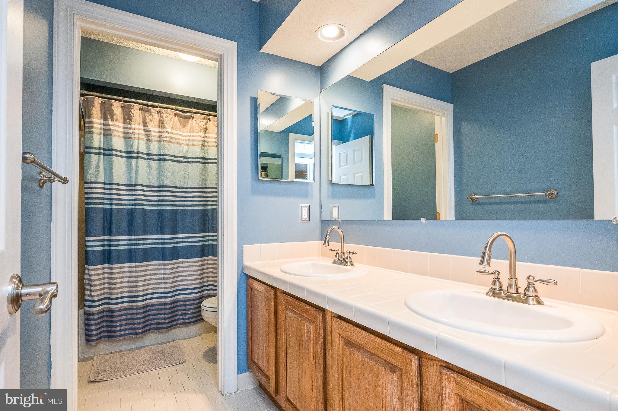 WOODLAND HILLS - Residential