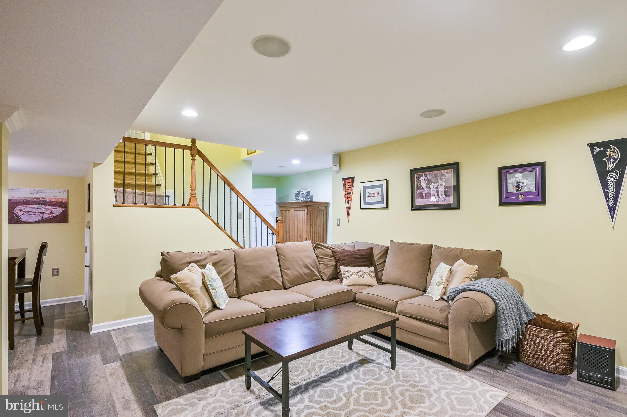 WOODLAND HILLS - Residential