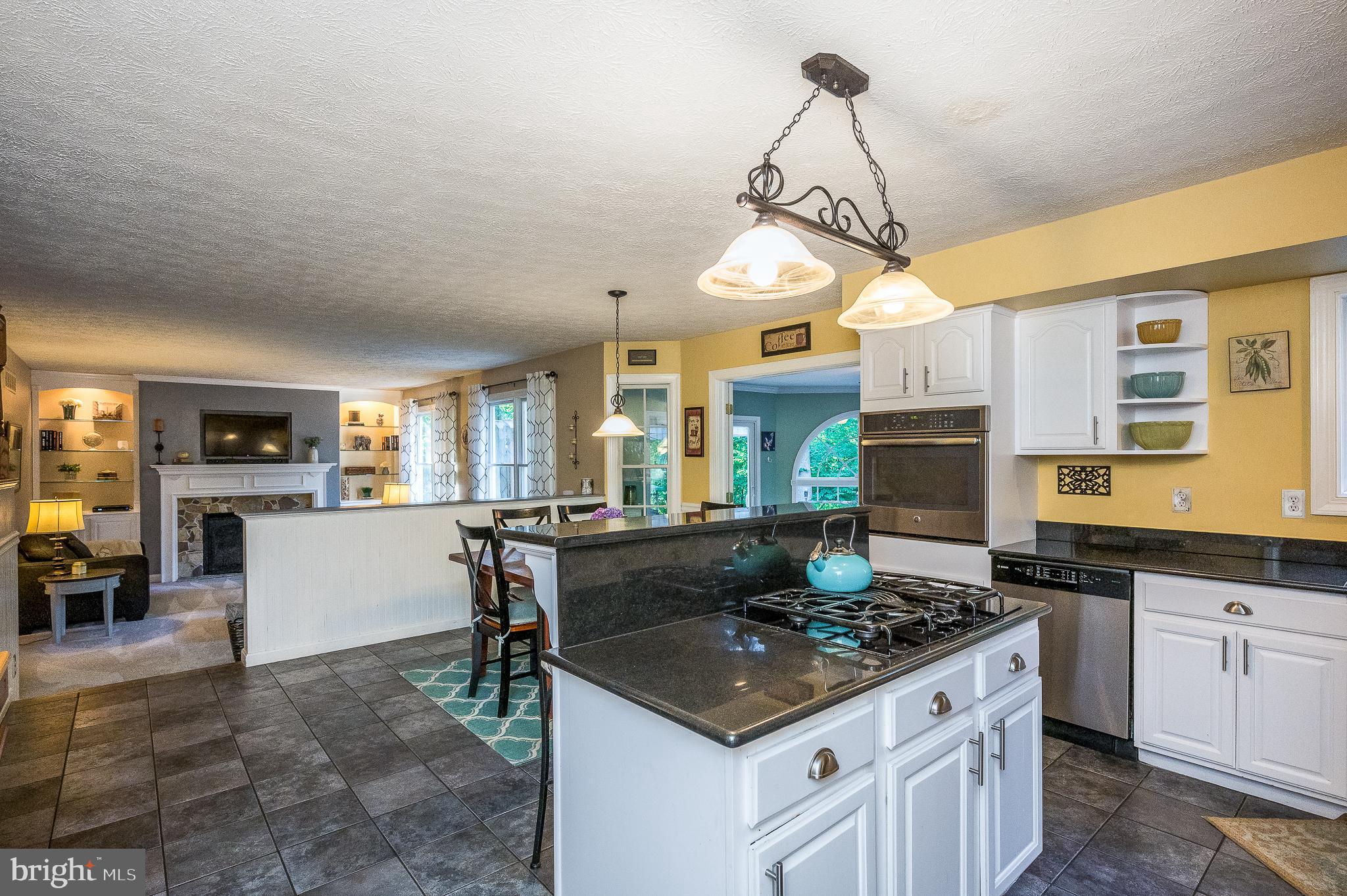 WOODLAND HILLS - Residential